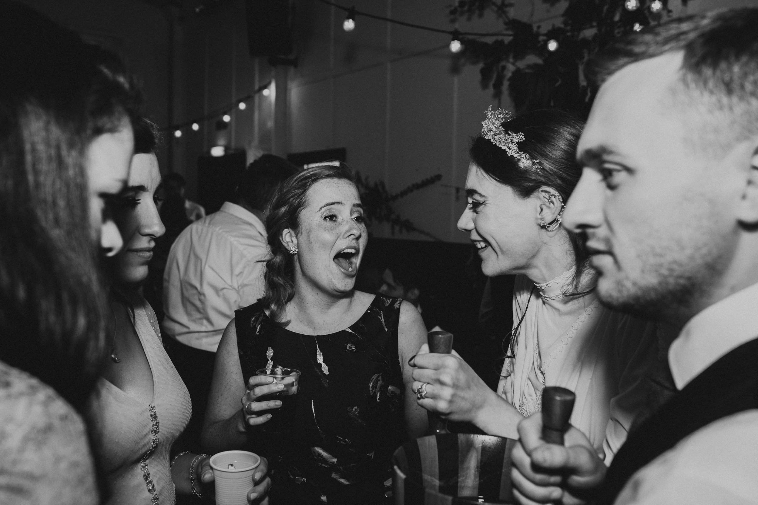 LOCH_GARTEN_DIY_WEDDING_PJ_PHILLIPS_PHOTOGRAPHY_254.jpg