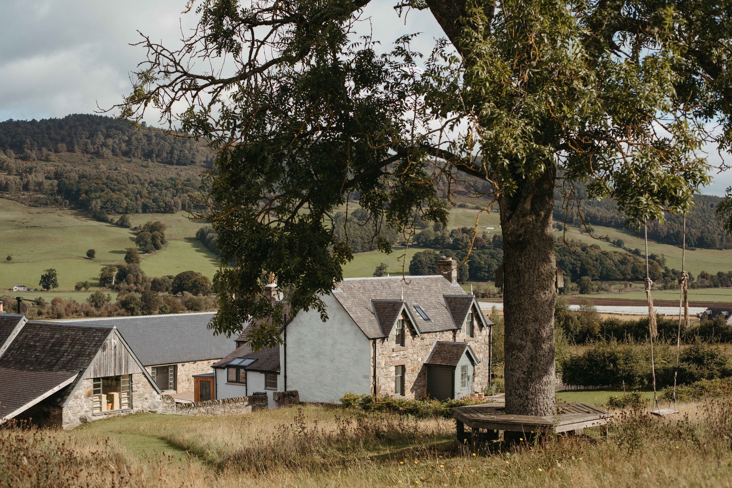 BALLINTAGGART_FARM_WEDDING_PJ_PHILLIPS_PHOTOGRAPHY7.jpg