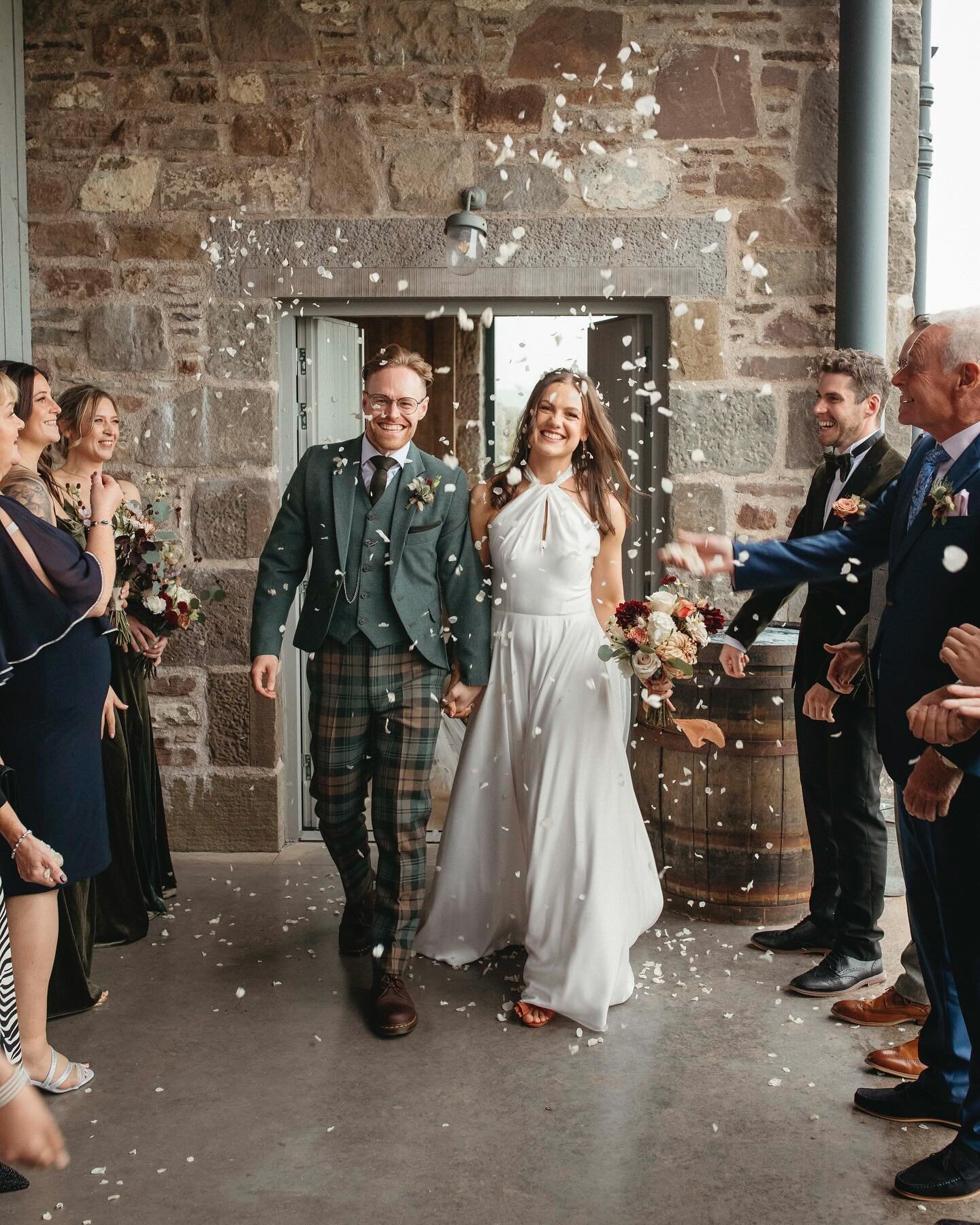 Andrea &amp; Steven&rsquo;s magical autumn wedding @guardswellfarm is now live on my website. A wonderful day with wonderful people all styled to perfection by @wearegloam 😍
.
.
.
#guardswellfarm #autumnwedding #scottishweddingphotographer #modernbr