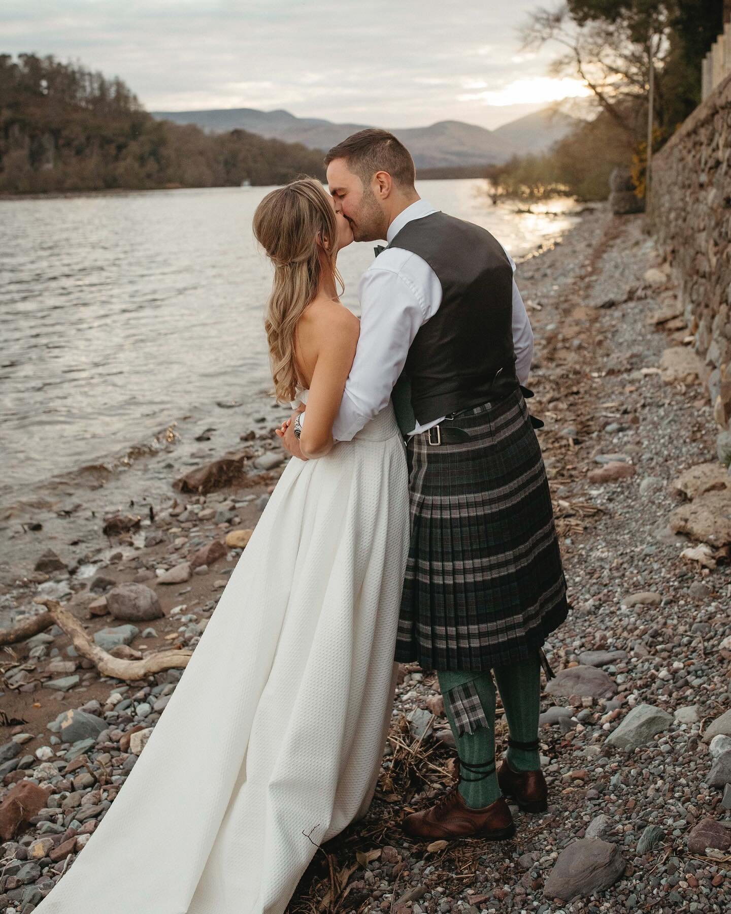 I still can&rsquo;t quite get over how incredible Holly &amp; Daniel&rsquo;s wedding extravaganza on the banks of Loch Lomond was on Saturday. The sun shone, the champagne flowed and everyone (me included!) had an absolute ball! It&rsquo;s hard to pu