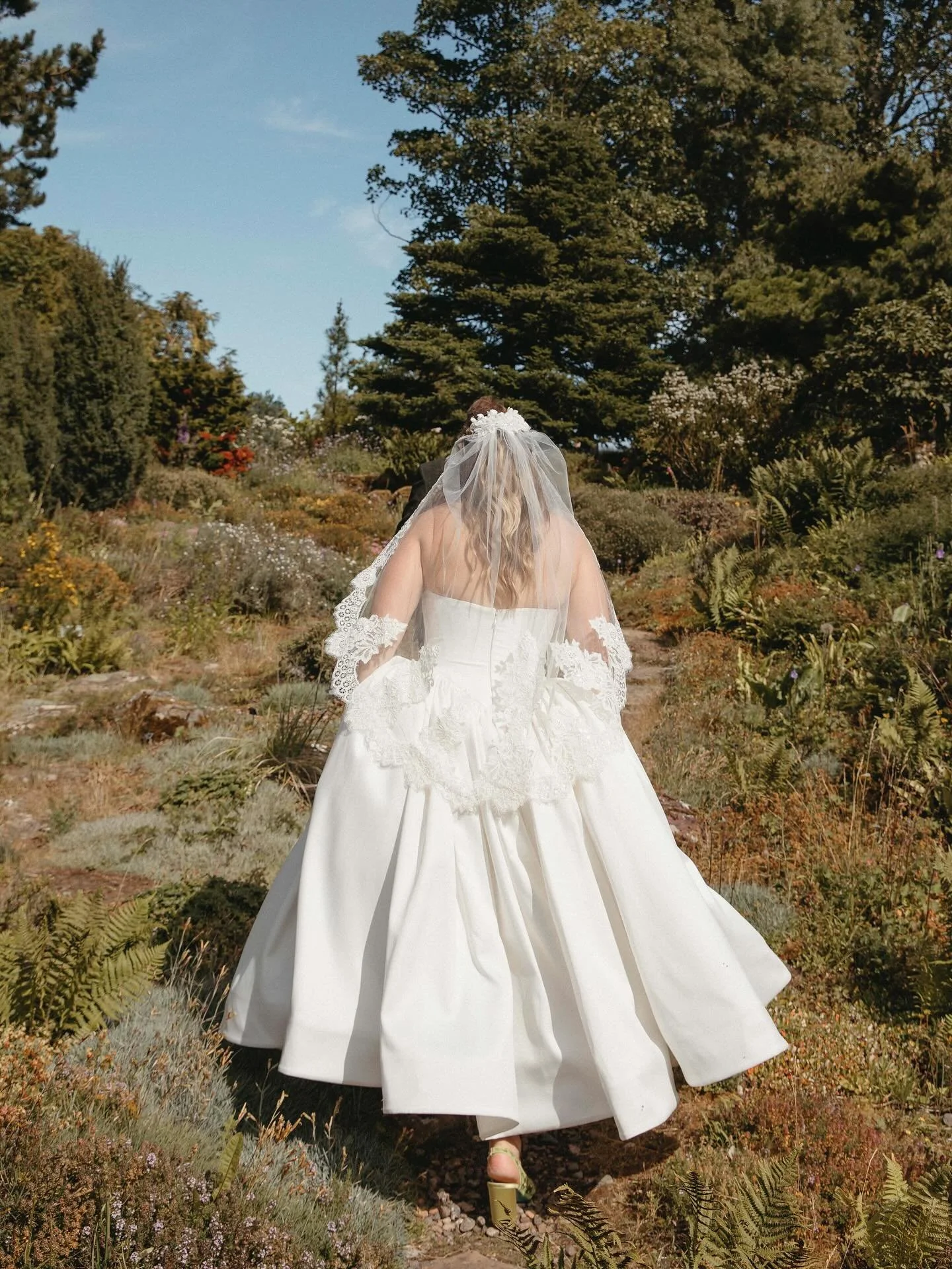 Snapshots of a wonderful day in St Andrews with Julia &amp; Patrick. J &amp; P brought together friends and family from all over the world to celebrate their marriage back in the place where they first met at university. A truly magical day in the su