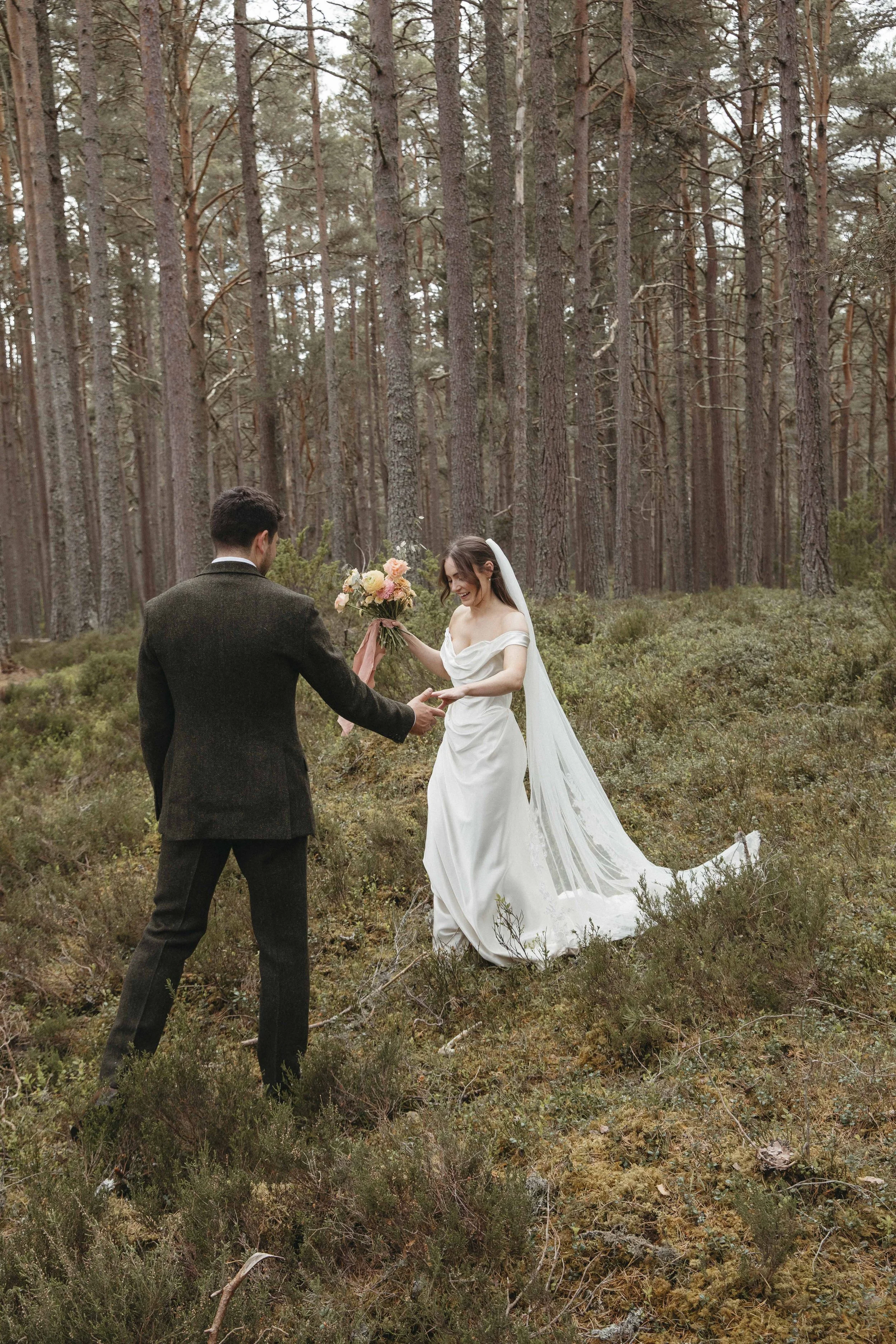 DELL_OF_ABERNETHY_WEDDING_PHOTOGRAPHY 129.jpg