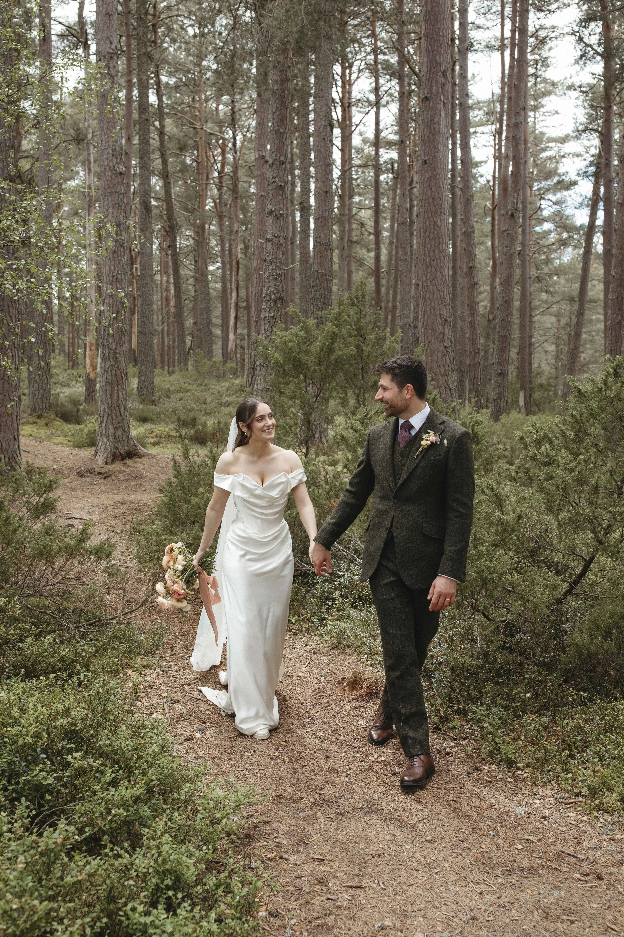 DELL_OF_ABERNETHY_WEDDING_PHOTOGRAPHY 131.jpg