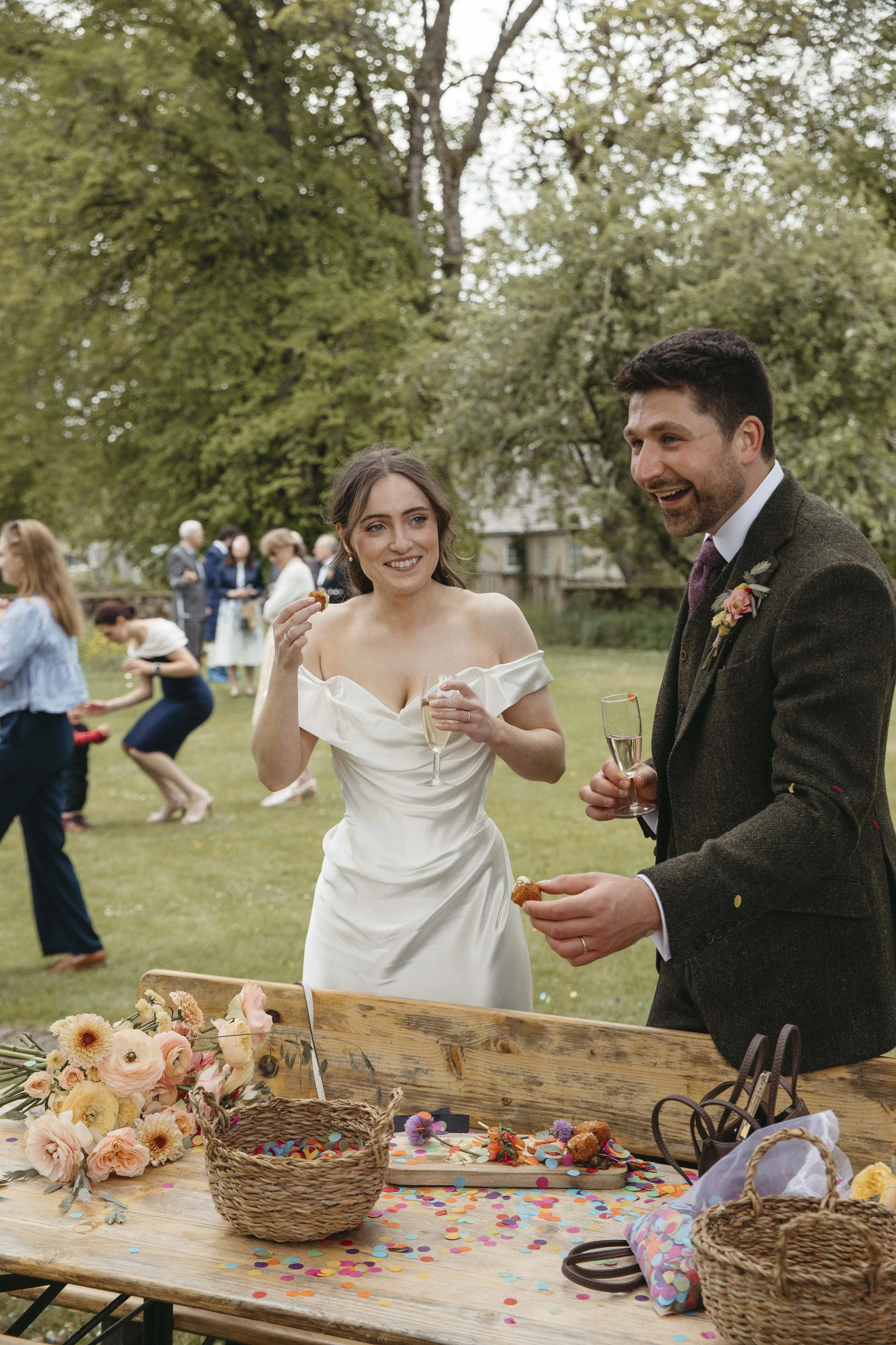 DELL_OF_ABERNETHY_WEDDING_PHOTOGRAPHY 151.jpg