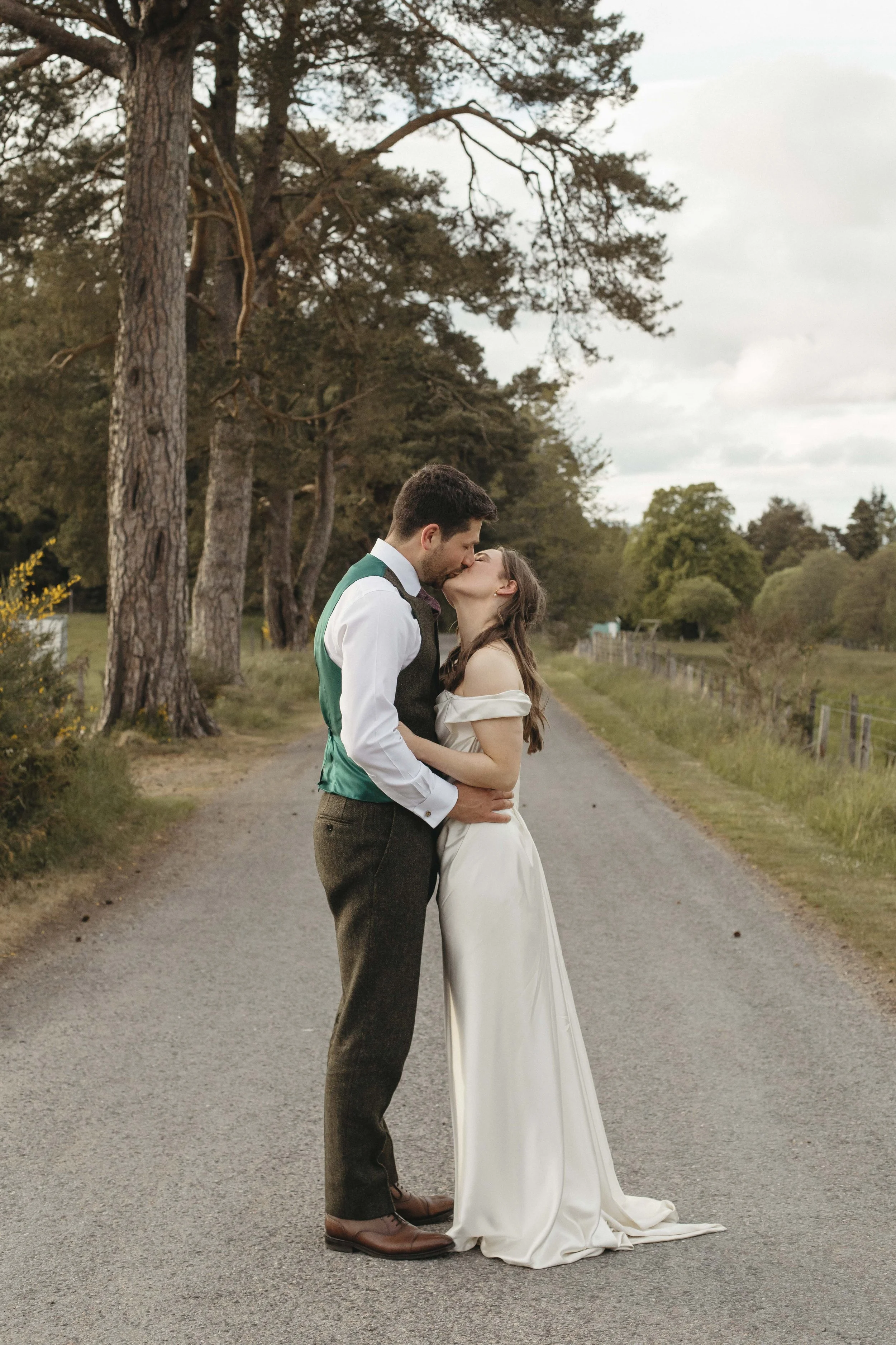 DELL_OF_ABERNETHY_WEDDING_PHOTOGRAPHY 209.jpg