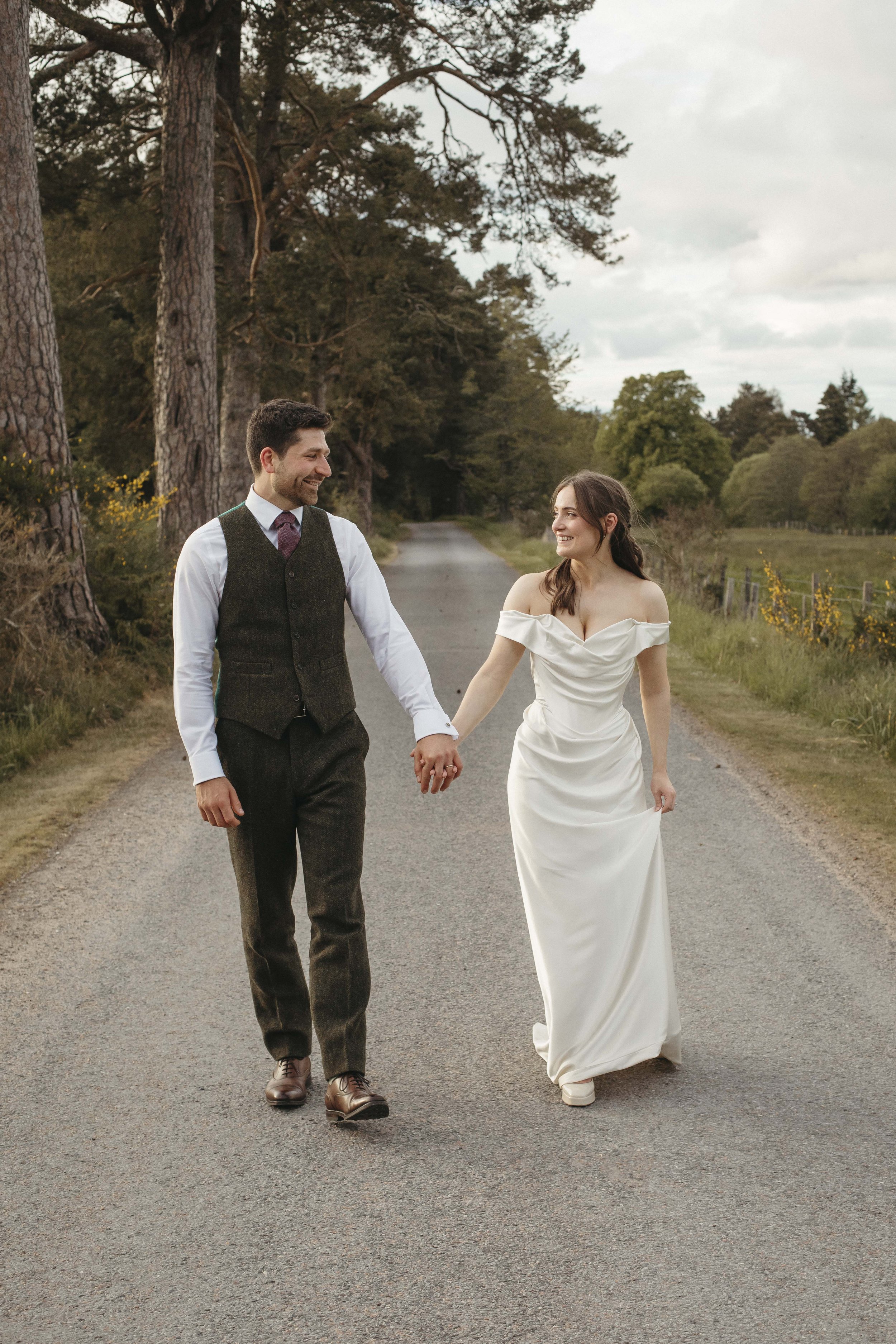 DELL_OF_ABERNETHY_WEDDING_PHOTOGRAPHY 210.jpg