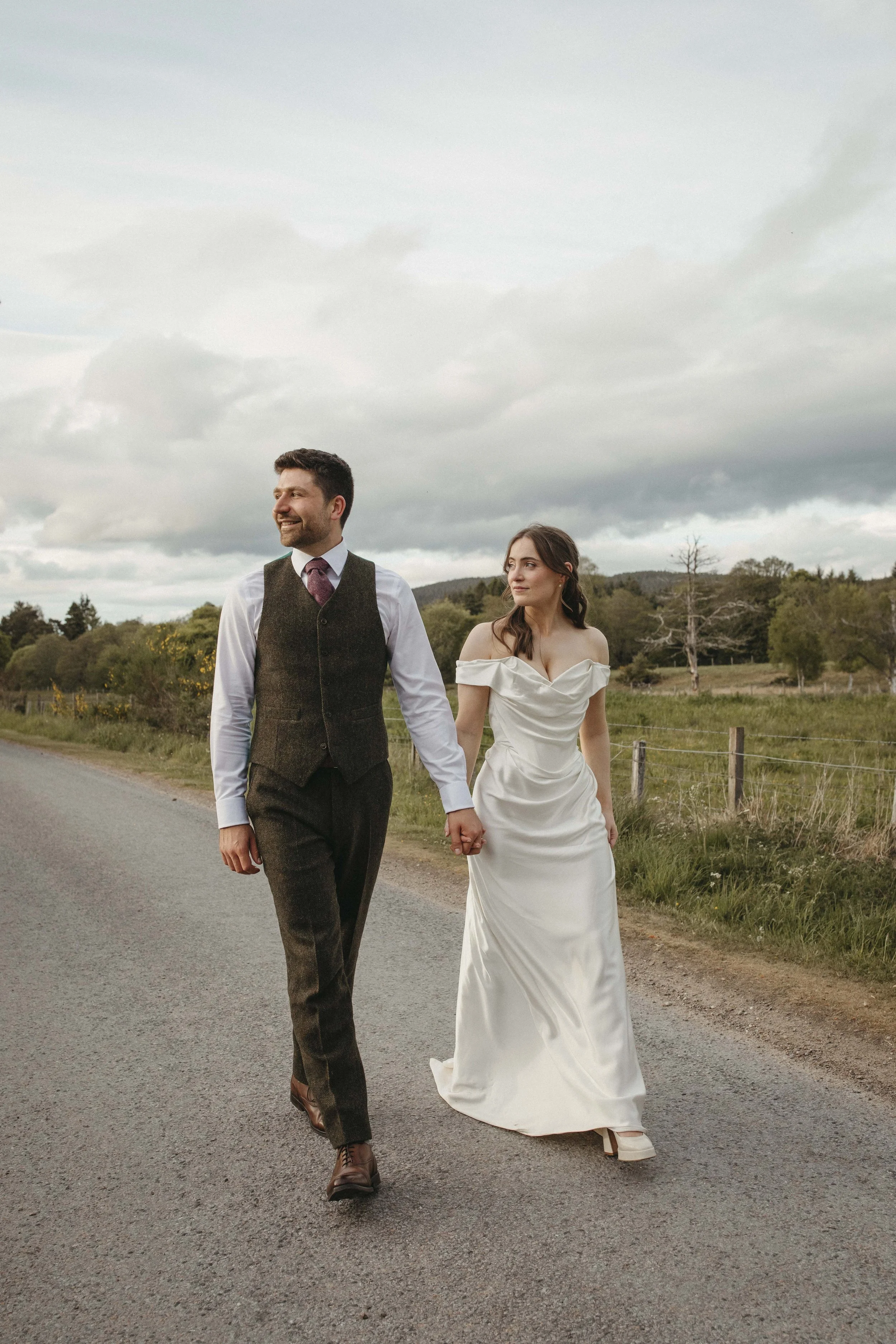 DELL_OF_ABERNETHY_WEDDING_PHOTOGRAPHY 211.jpg