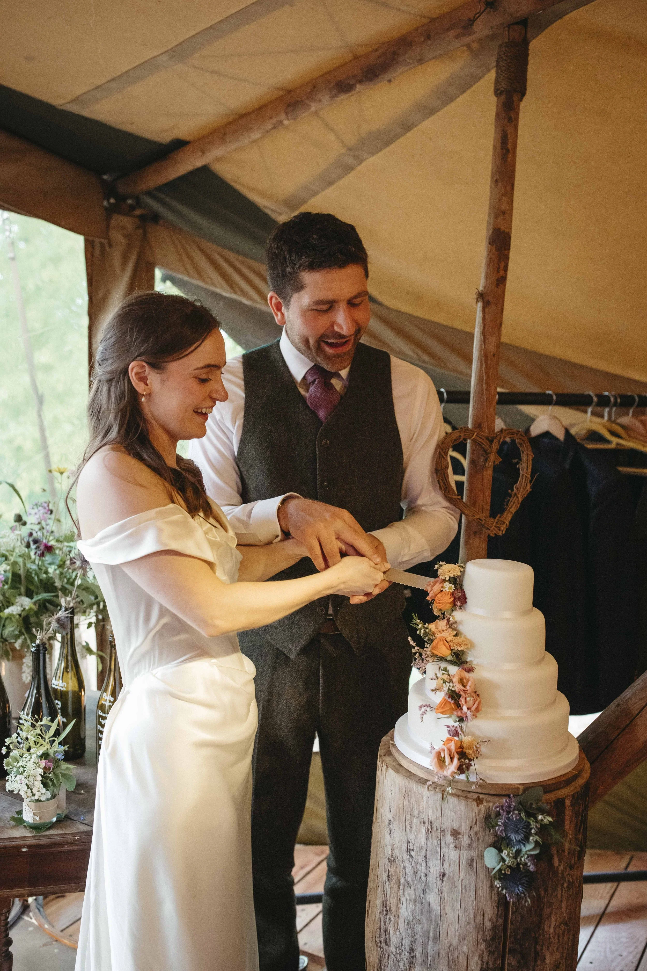 DELL_OF_ABERNETHY_WEDDING_PHOTOGRAPHY 221.jpg