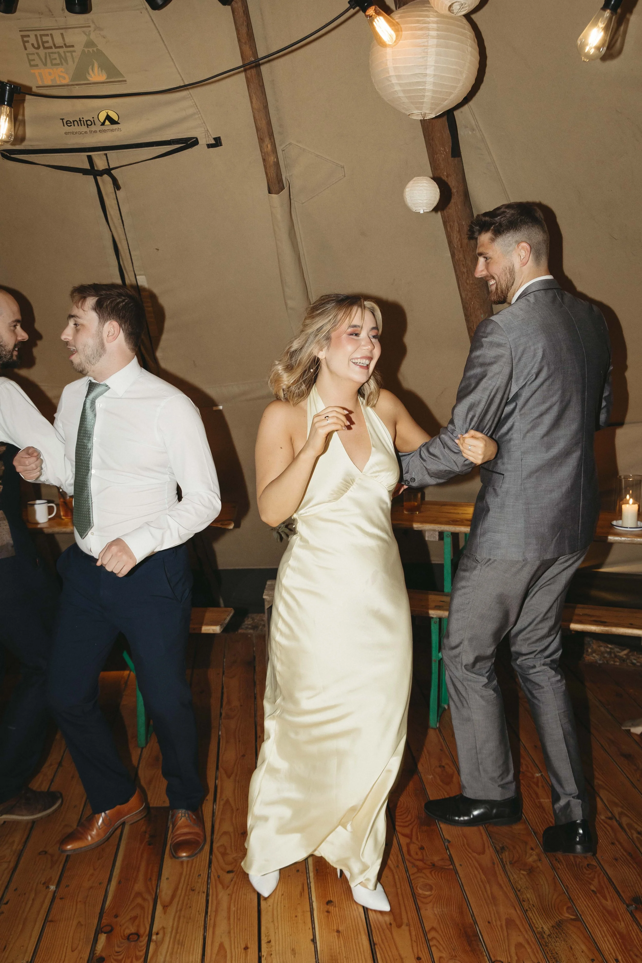 DELL_OF_ABERNETHY_WEDDING_PHOTOGRAPHY 235.jpg