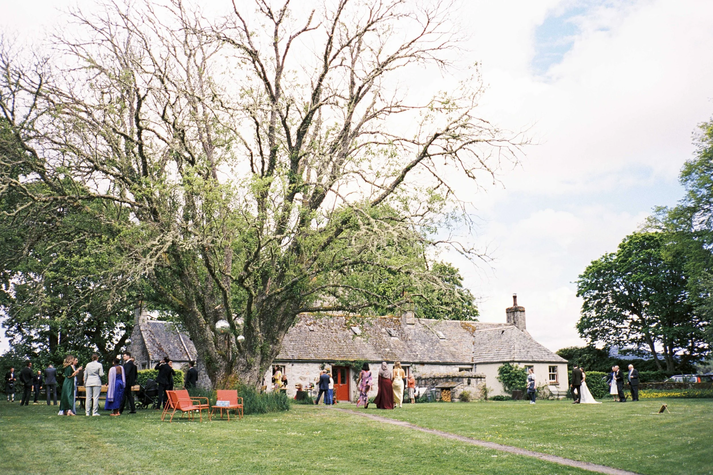 DELL_OF_ABERNETHY_WEDDING_PHOTOGRAPHY 273.jpg