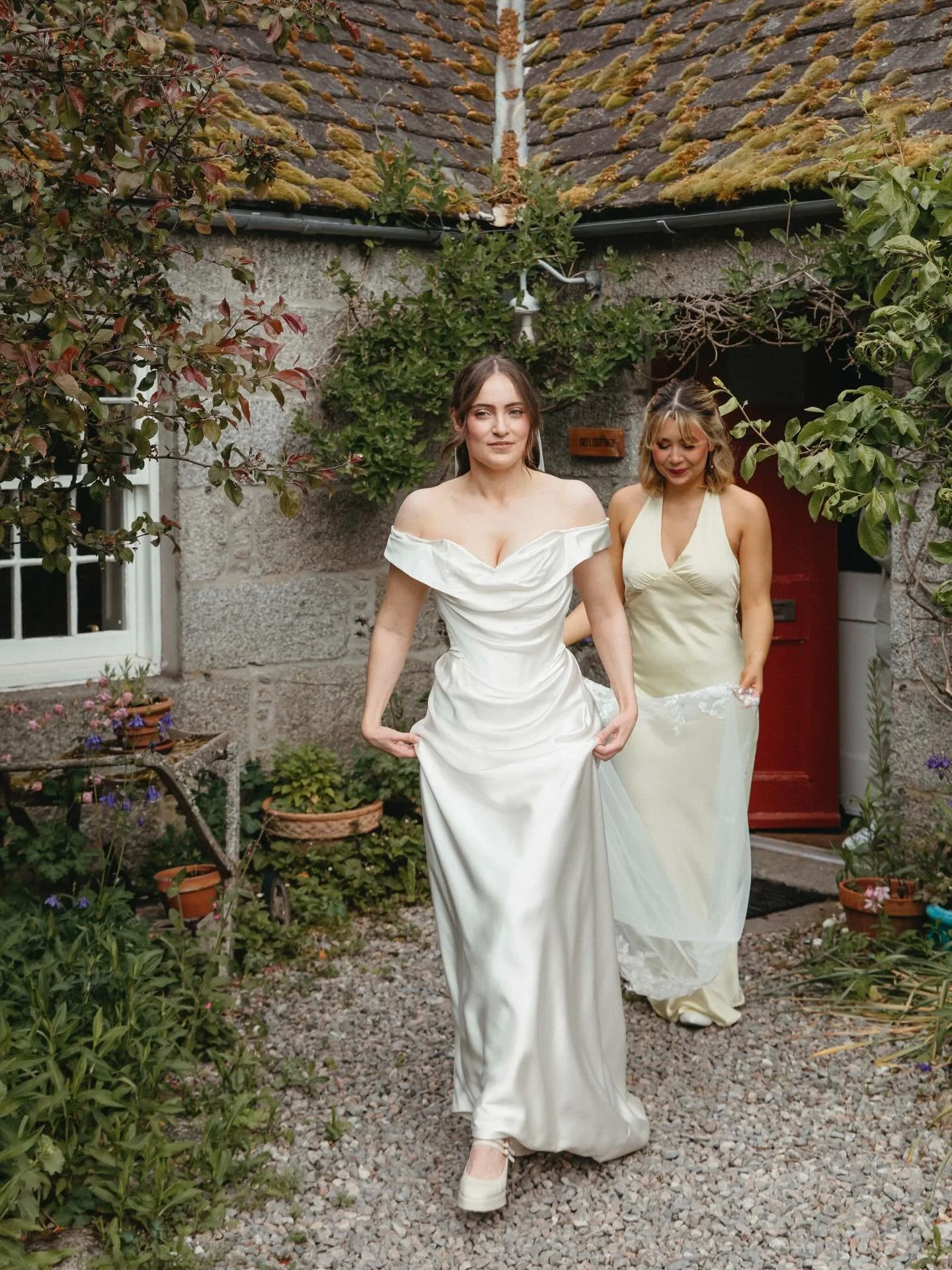 Happy 2026 everyone! As ever I&rsquo;m starting the new year with a look back at some of my favourite moments and memories from last year&rsquo;s wonderful weddings. Here&rsquo;s a few frames from C &amp; R&rsquo;s magical late spring celebration&rsq