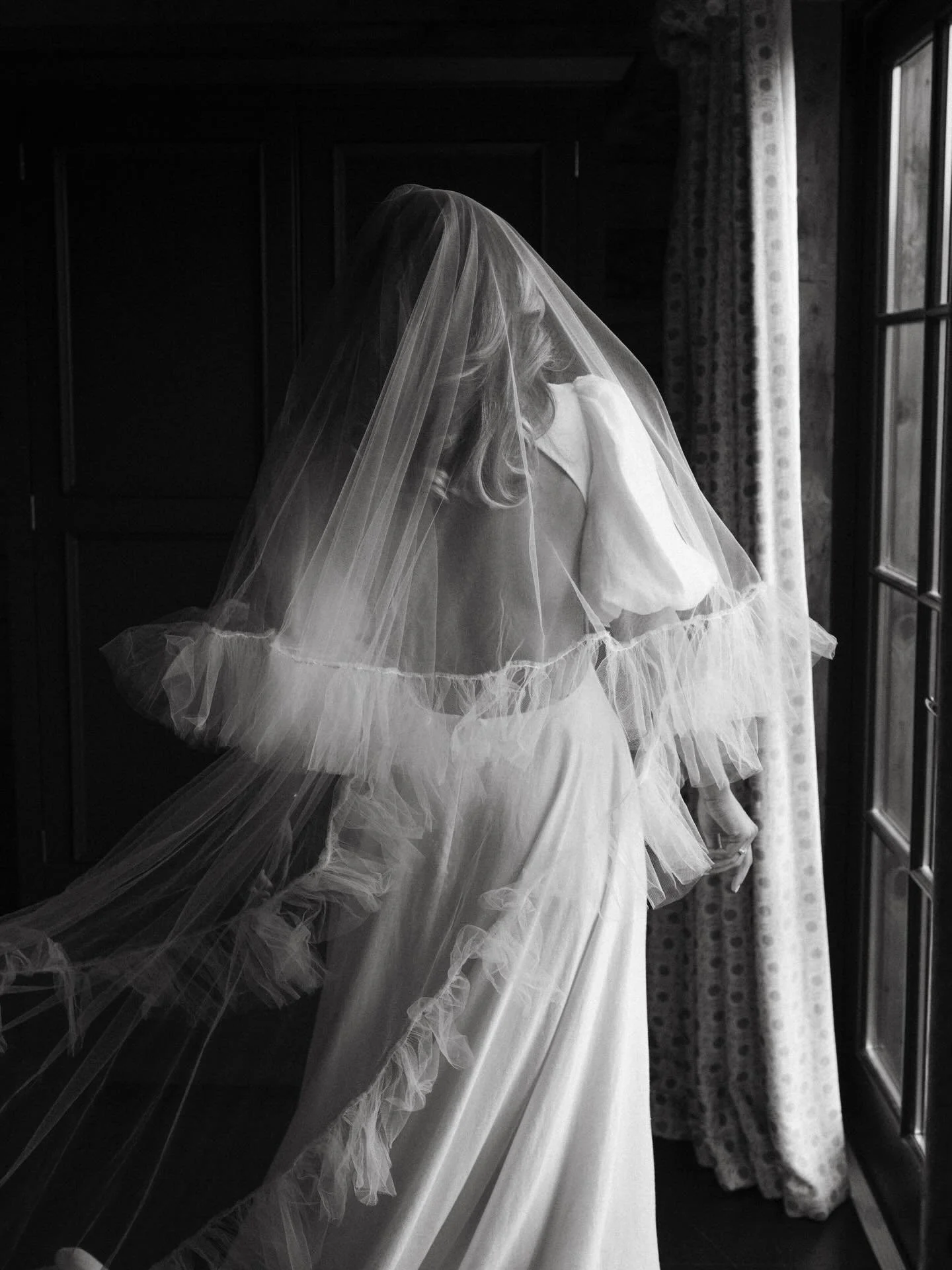 January is for archive rummaging and portfolio updates. Here&rsquo;s a few wee gems that somehow slipped through the net! 
.
.
.
#scottishwedding #scottishweddingphotographer #edinburghweddingphotographer #modernbride #wedphotoinspiration #destinatio