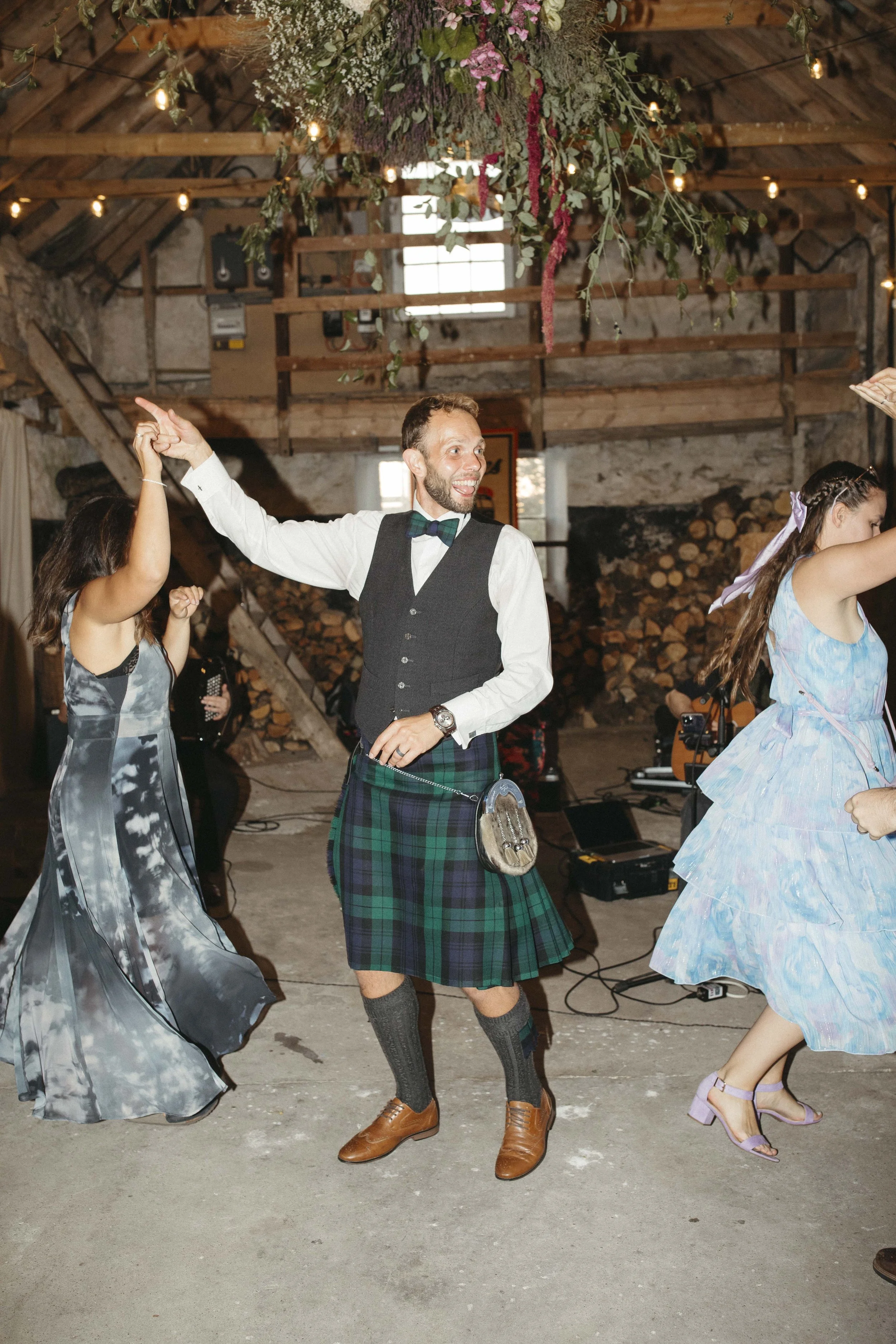 FILM_PHOTOGRAPHY_WEDDING_SCOTLAND 210.jpg