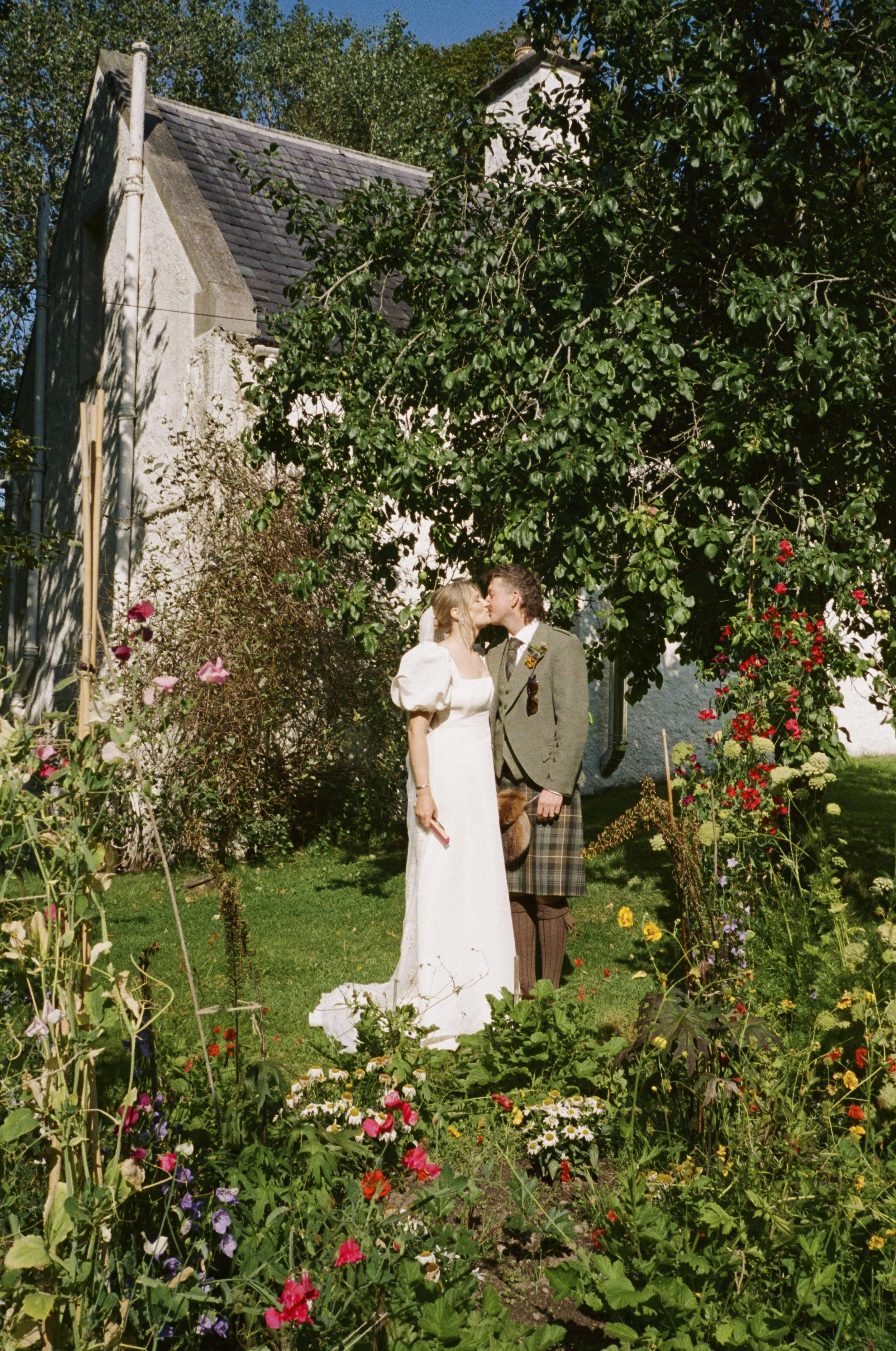 FILM_PHOTOGRAPHY_WEDDING_SCOTLAND 259.jpg