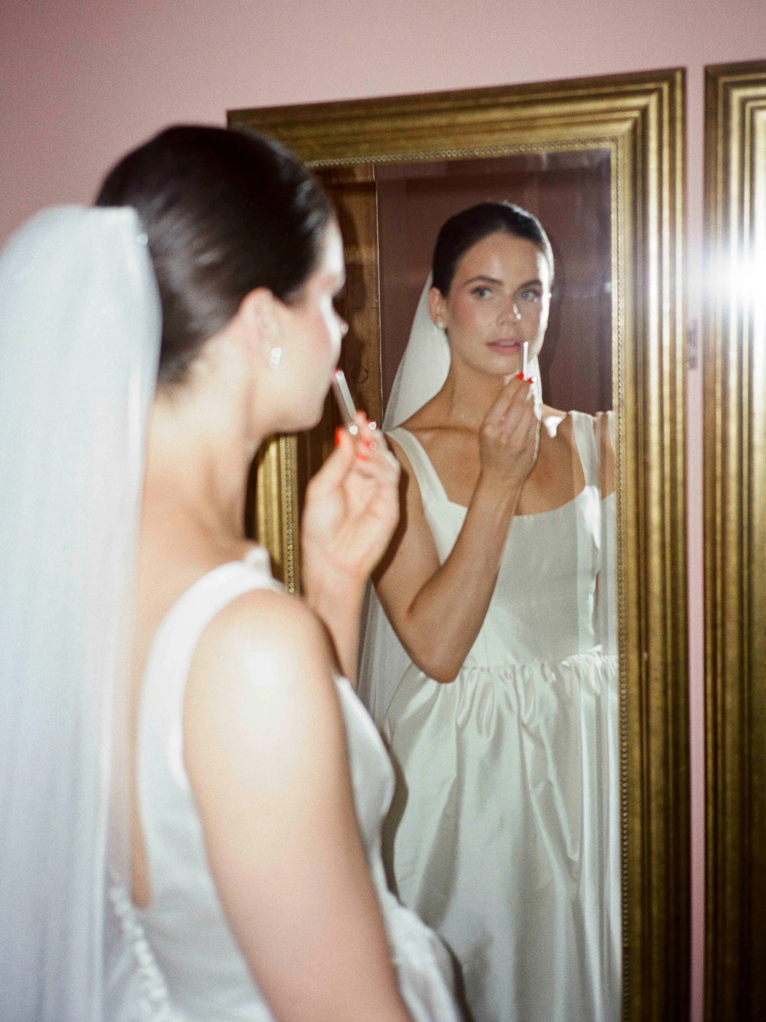 Film scan delivery day is always the best day of the week! Itching to share all the magic from my last few weddings, but couldn&rsquo;t resist sharing this lovely moment with Kitty on her wedding morning. 
.
.
.
#modernbride #weddingonfilm #filmphoto