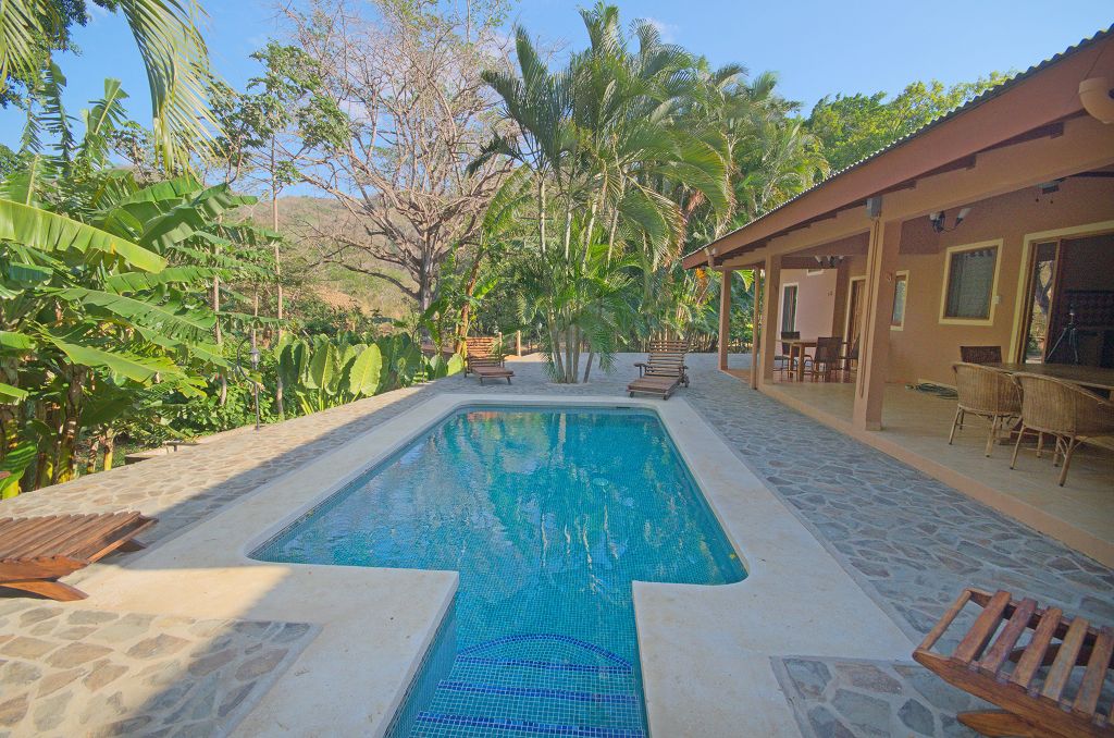 komp-FincaAustria_JungleLodge_Pool-4.jpg