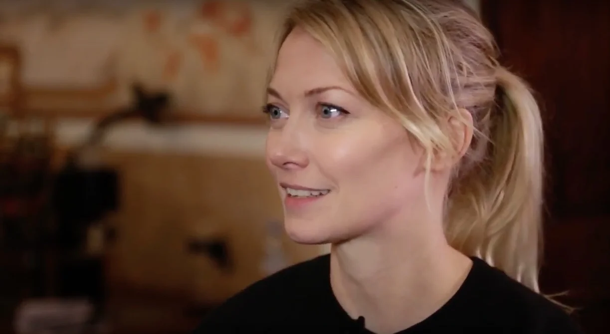 Anette Moldvaer Squaremile Coffee Roasters London Celeste talks exclusively to Anette Moldvaer, co-owner and director of Square Mile Coffee Roasters . Anette is a recent author of "Coffee Obsession" and is the former head roaster and current green bean buyer at SQM coffee. They talk about being a world cupping champion, how that spurred her on to directing one of UK’s top artisan roasters and what its like to be one of few women roasters who actually visits origin to buy their beans. Anette also takes us through what a “cupping” is.