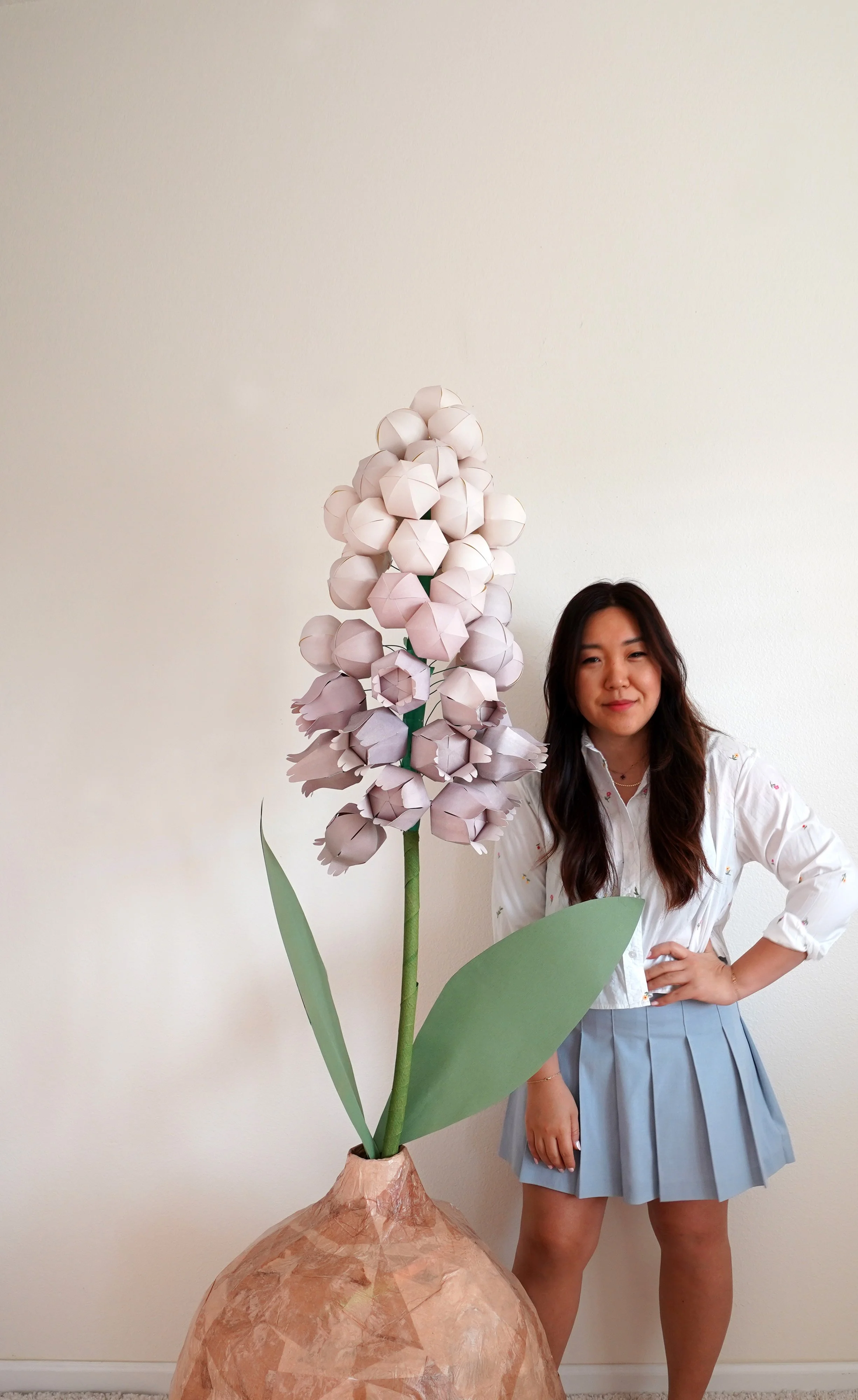 How to Make a Giant Muscari (Grape Hyacinth) Paper Flower Backdrop