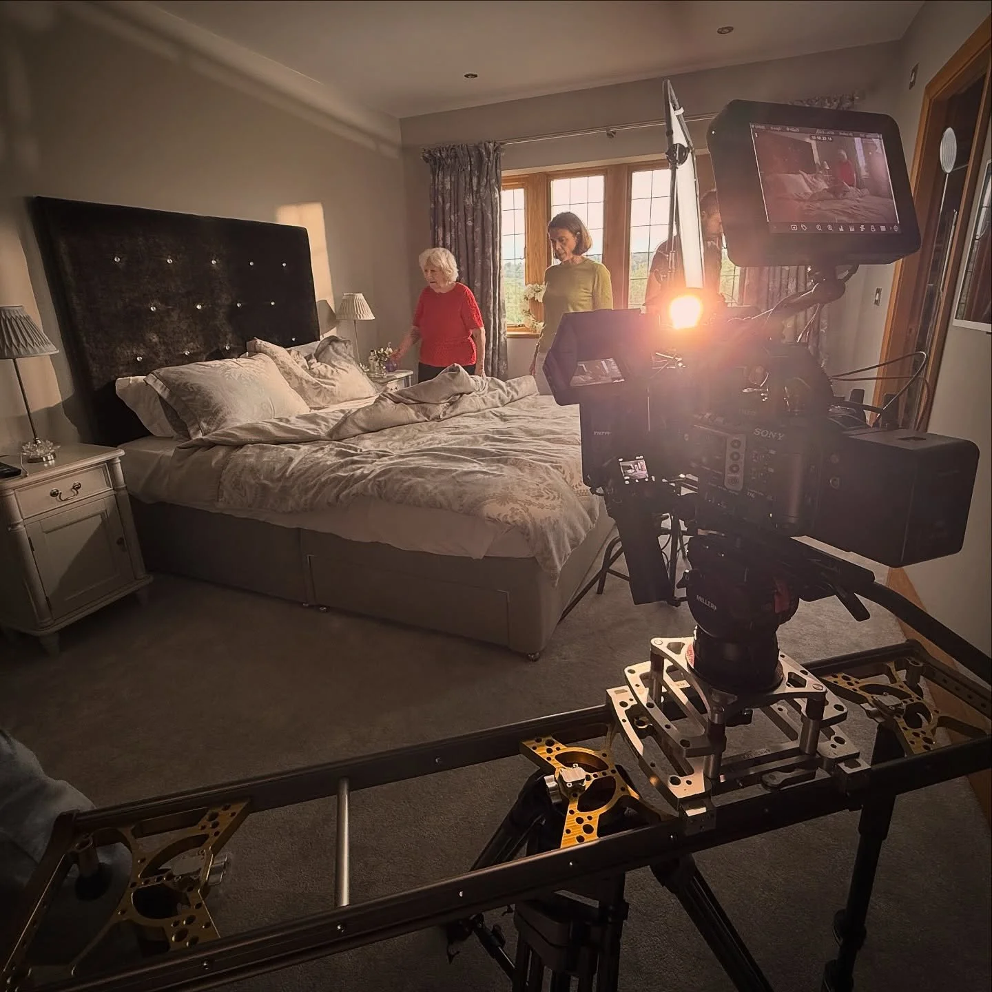 Overcast outside, but sunlight was still on the call sheet - so we built it from scratch. Kept the tone soft, let the slider do the rest. Movement in camera adds emotion the way dialogue can&rsquo;t. 

#dop #cinematographer #commercial #sonyfx6 #cook