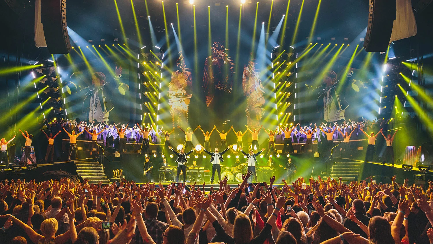 TAKETHAT03-AWH-1654.jpg