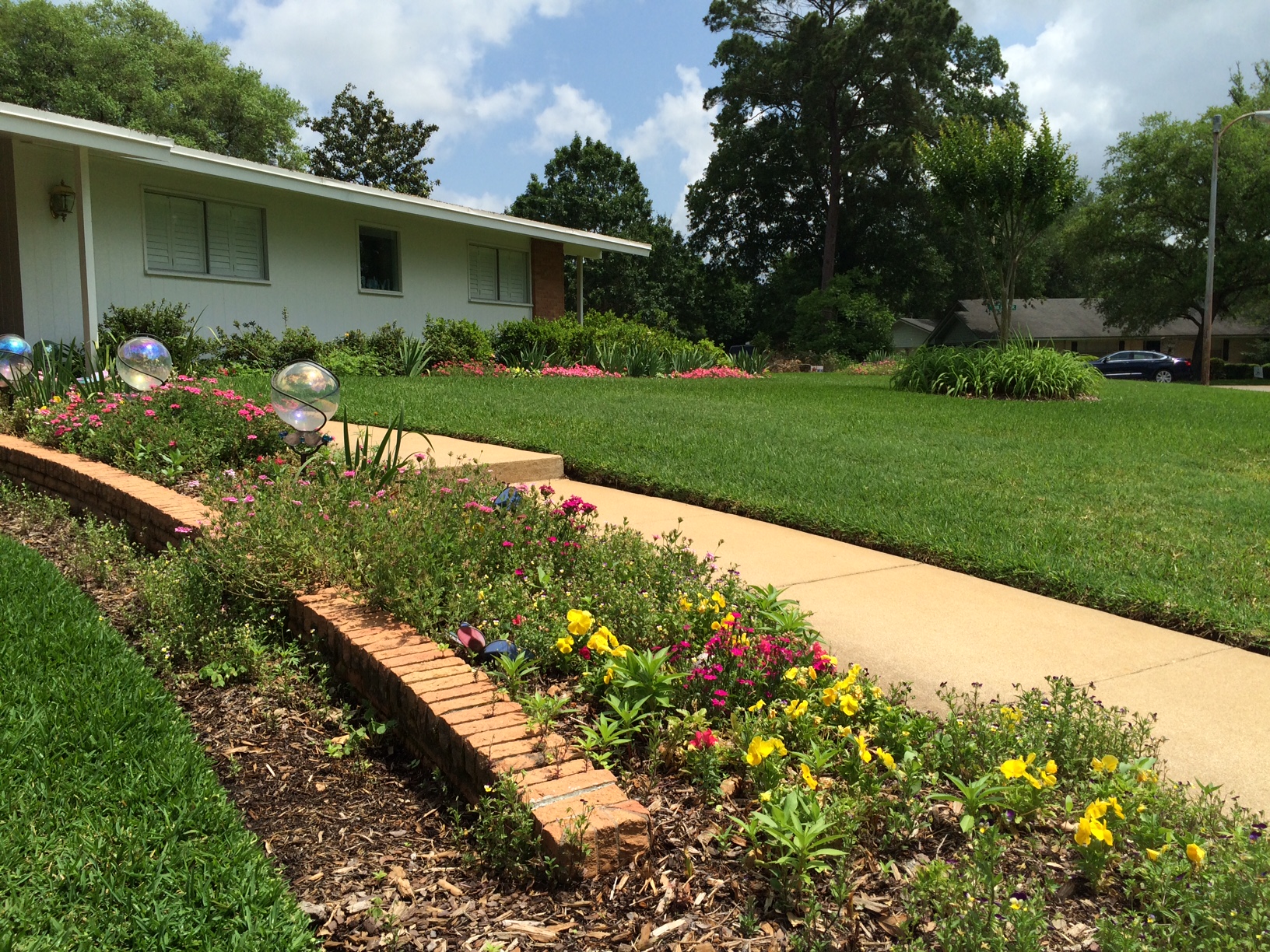 Yard of the Month II April, 2015.JPG