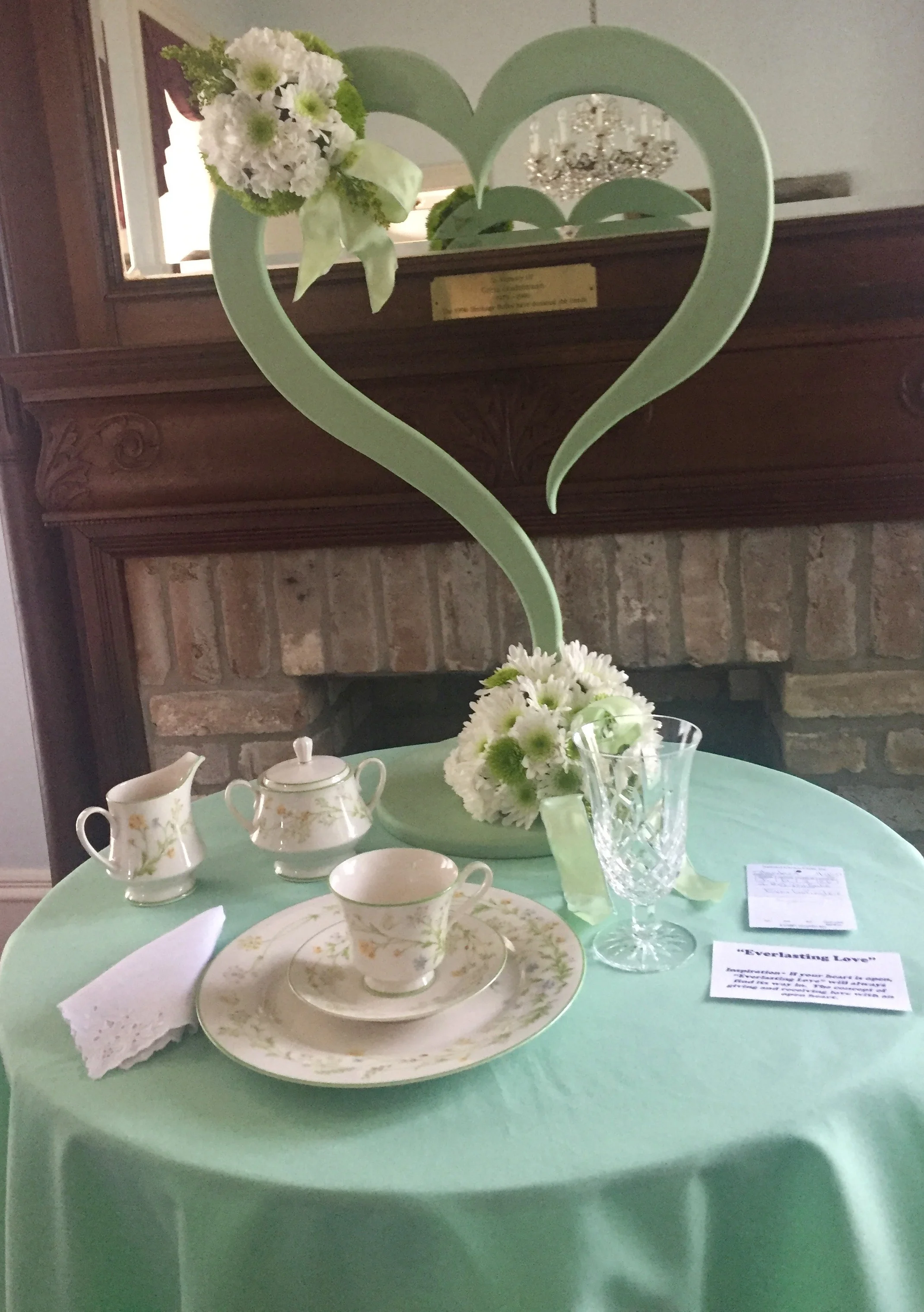 Betsy Striegler's design entitled, "Everlasting Love" that won the Tri-Color Award and also the Award of Design Excellence. Great job, Betsy!!