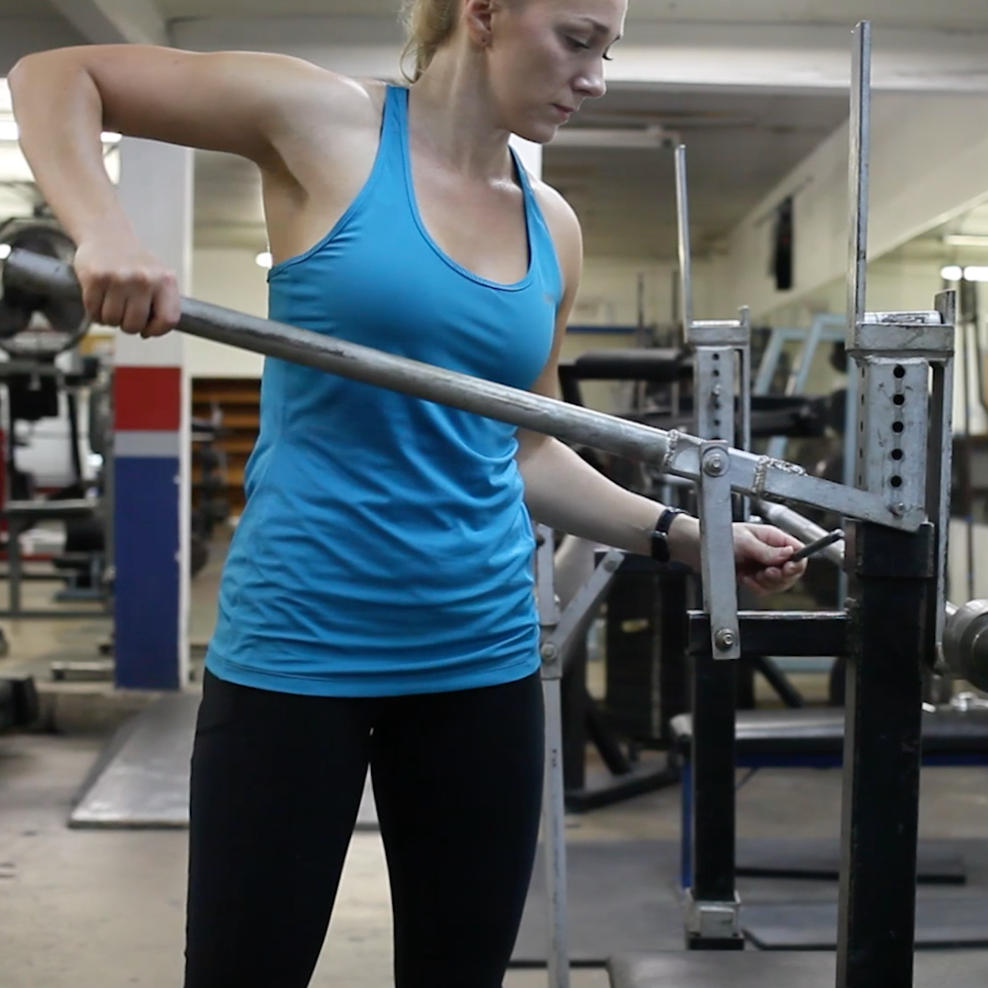 How to adjust competition bench press