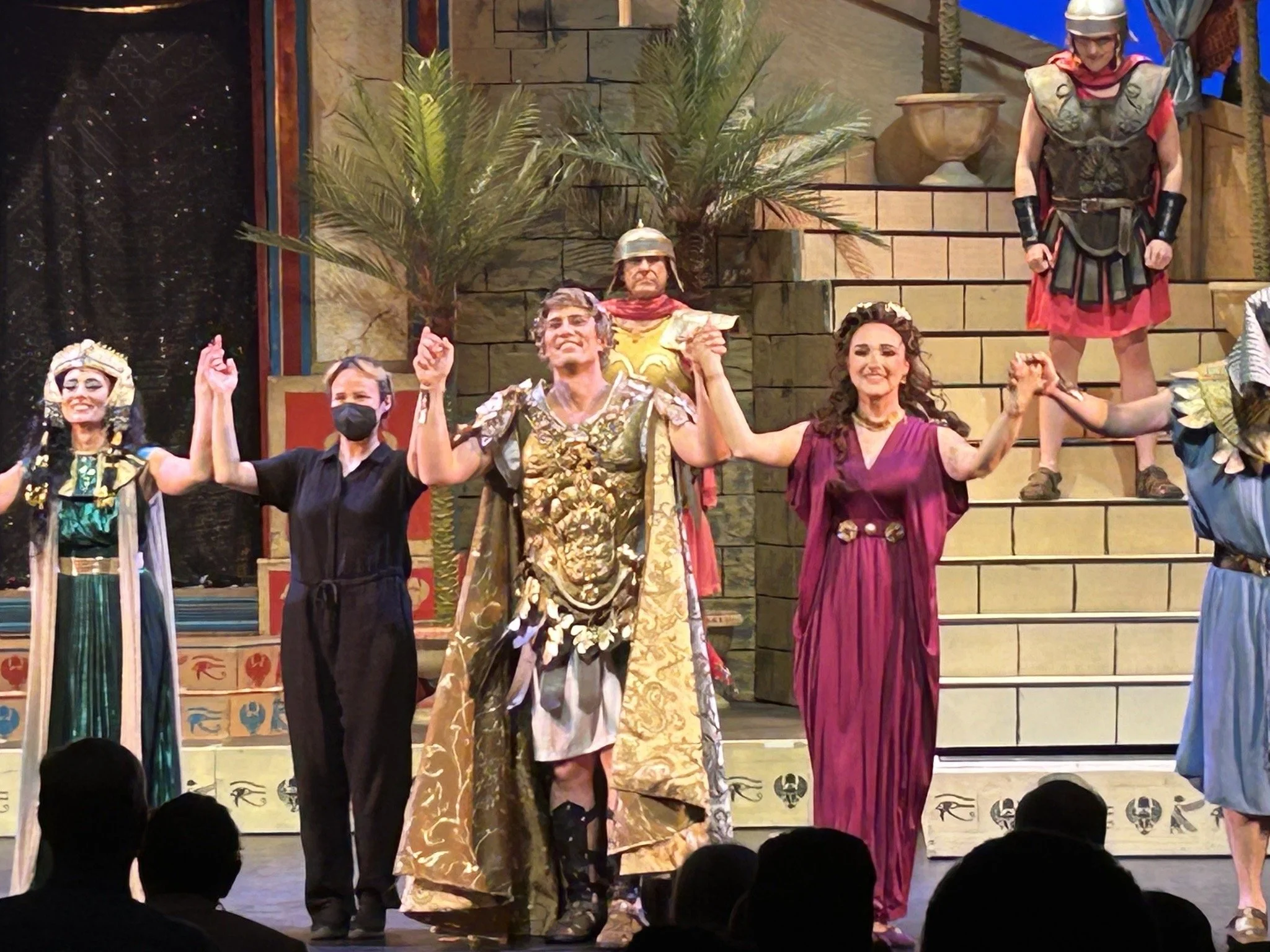 Bowing as Giulio Cesare