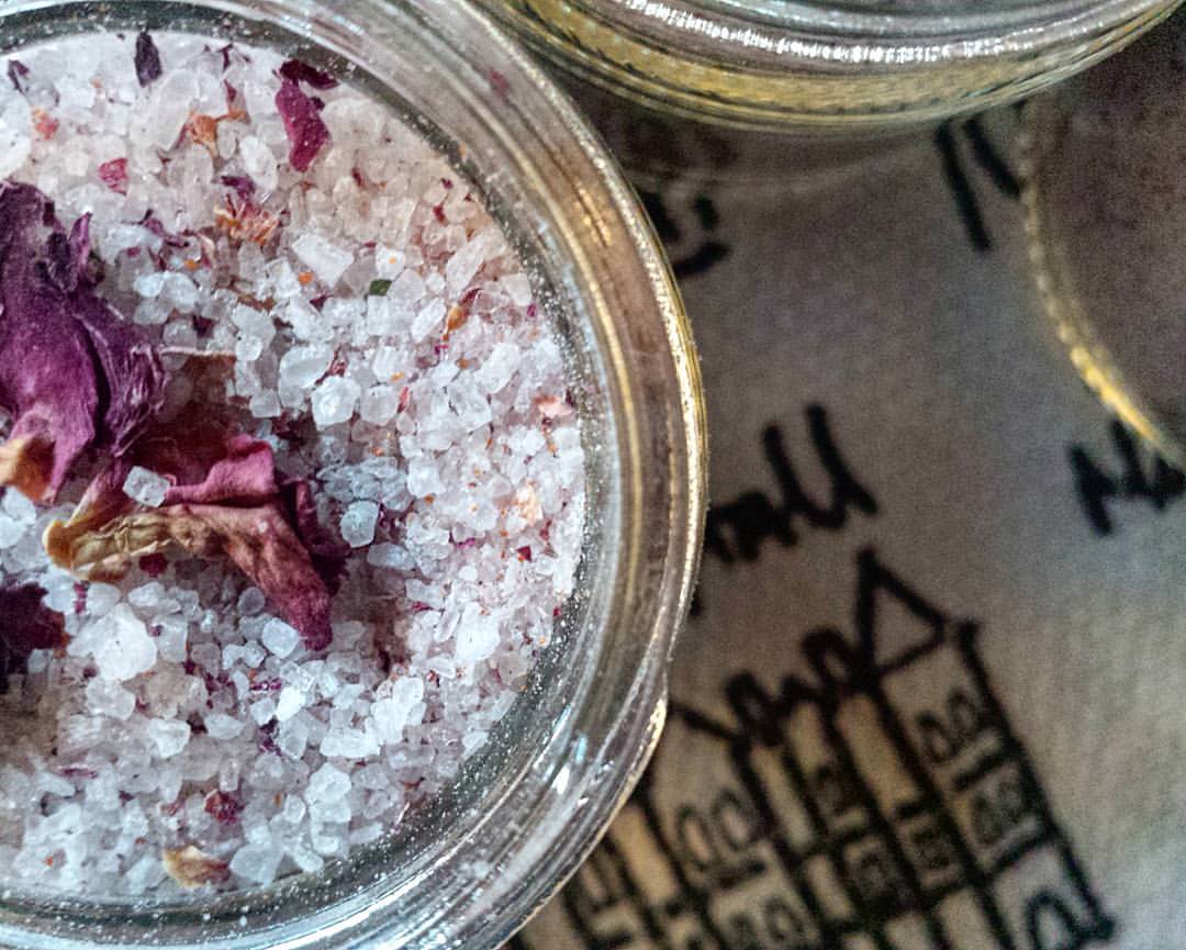 Chili and rose herb salt