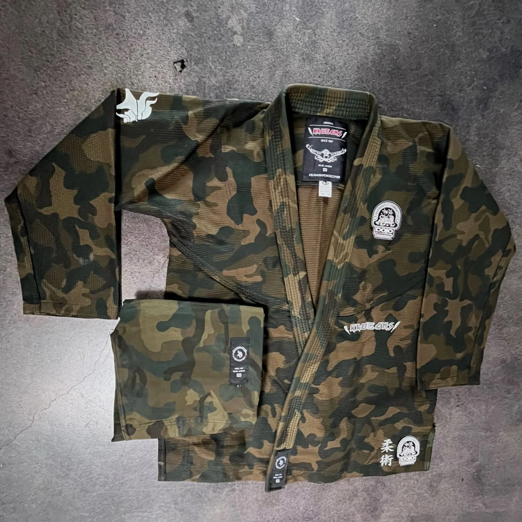 7EDCFF2F-FFA3-4BC9-91FA-1CBF23B71710