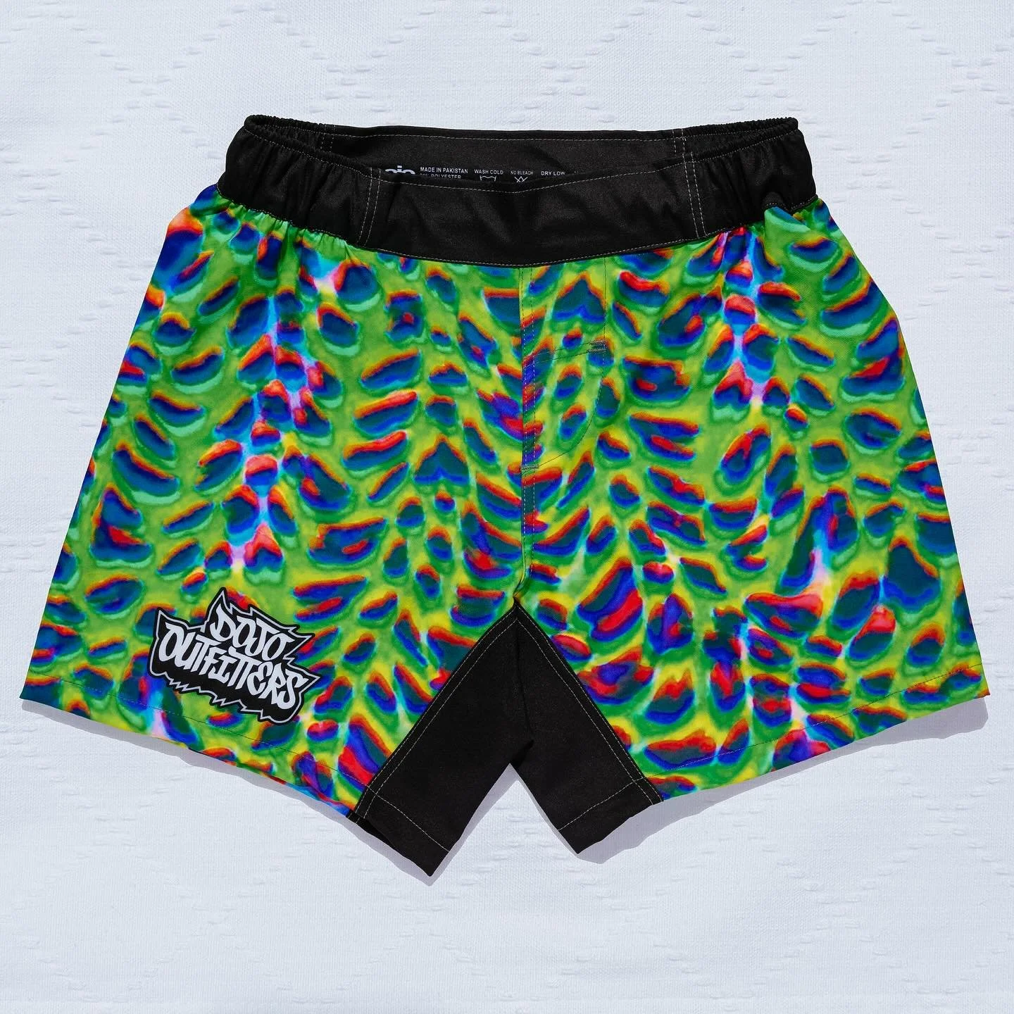 ⚠️ Wearing the “Leopard Puke” Nogi kit may cause:
– Increased takedown confidence
– Spontaneous trash talk
– Mild visual nausea in opponents
You’ve been warned.
.
🤮 “Leopard Puke” drops online and in s