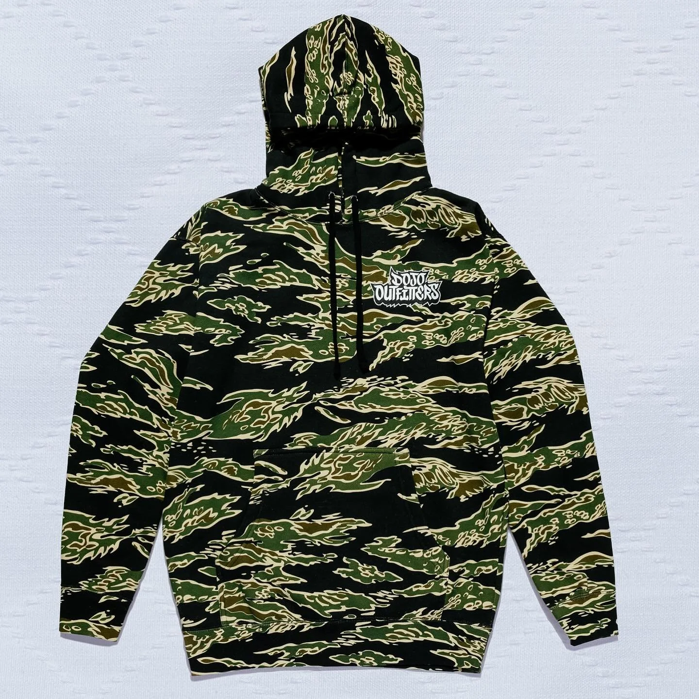 🐅 “Tora” Hoodie – Heavyweight 10oz fleece built for the dojo and beyond. Stay warm, train harder, and stand out on the mats.
🌺 Who’s ready to roll in style? Tap the link in our bio to grab yours today! Produced in small bat