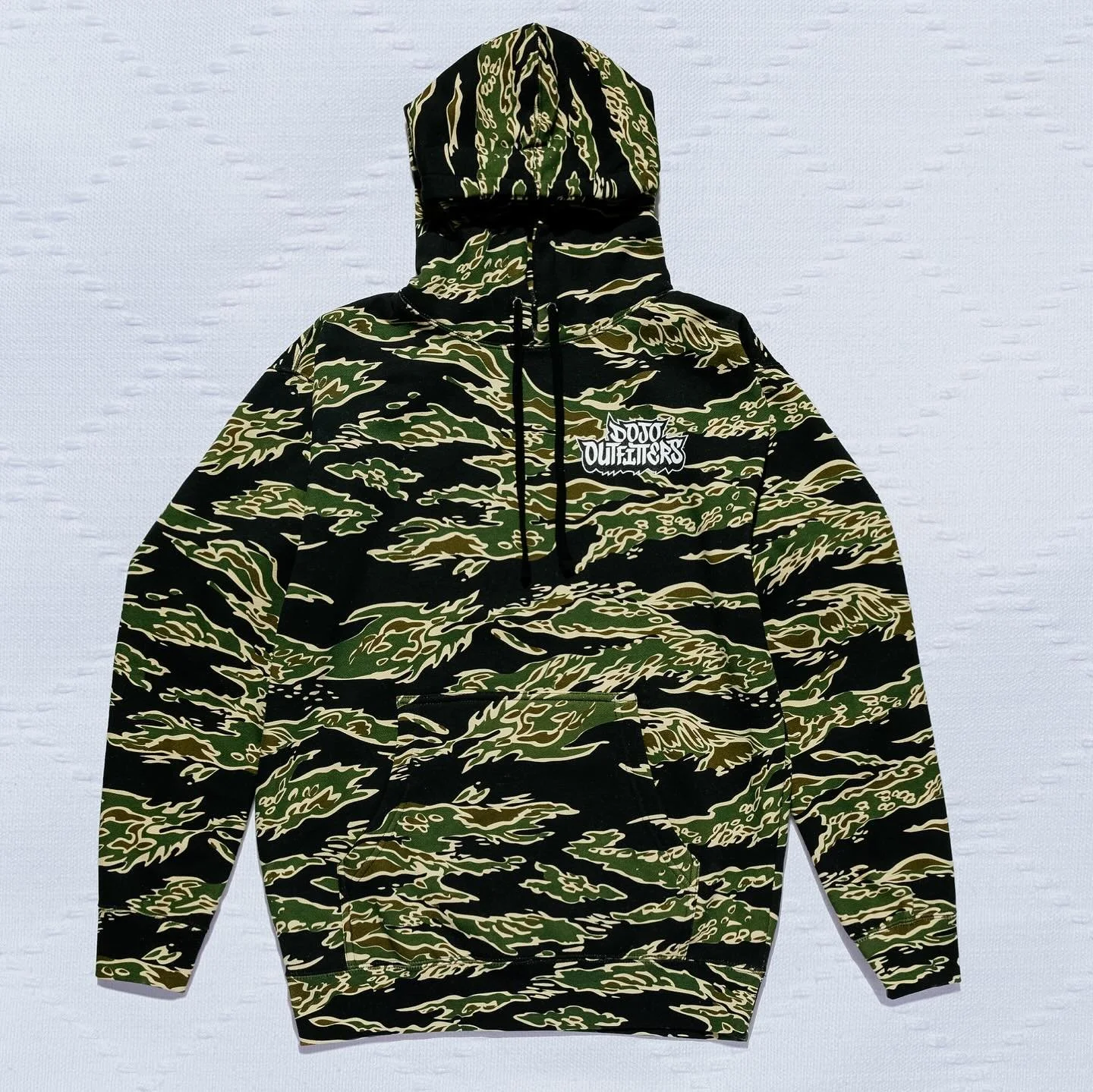 🐅 Tora Hoodie — Heavyweight 10oz fleece made for the mats and the streets. Train harder, stay warm, and turn heads while you roll.
🔥 Limited small-batch drop — grab yours via the link in bio before it’s gone.
#BJJLife #NoGiJiuJi