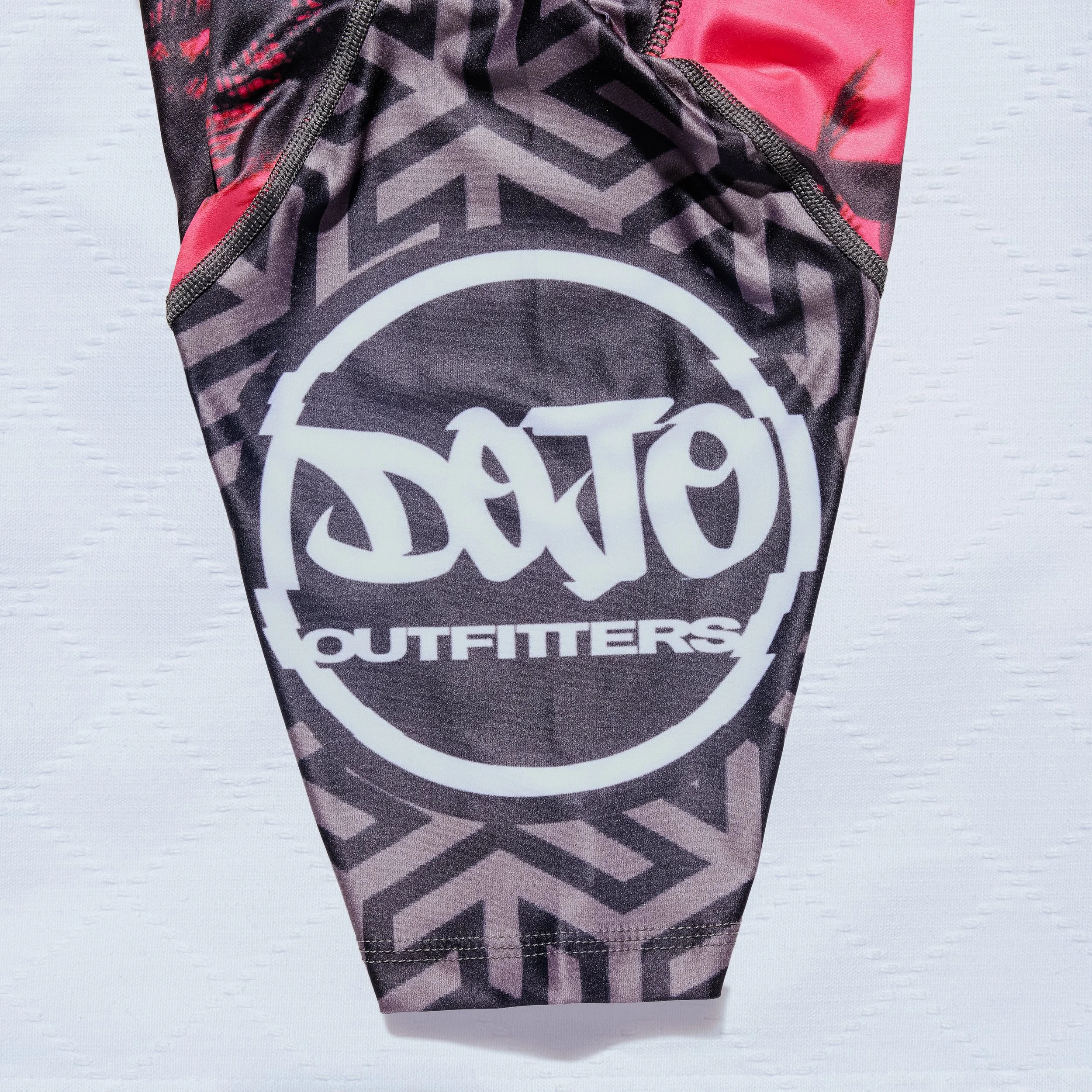 Dojo_Rashguard_Sunset_Black-Orange-Pink_11657.jpg