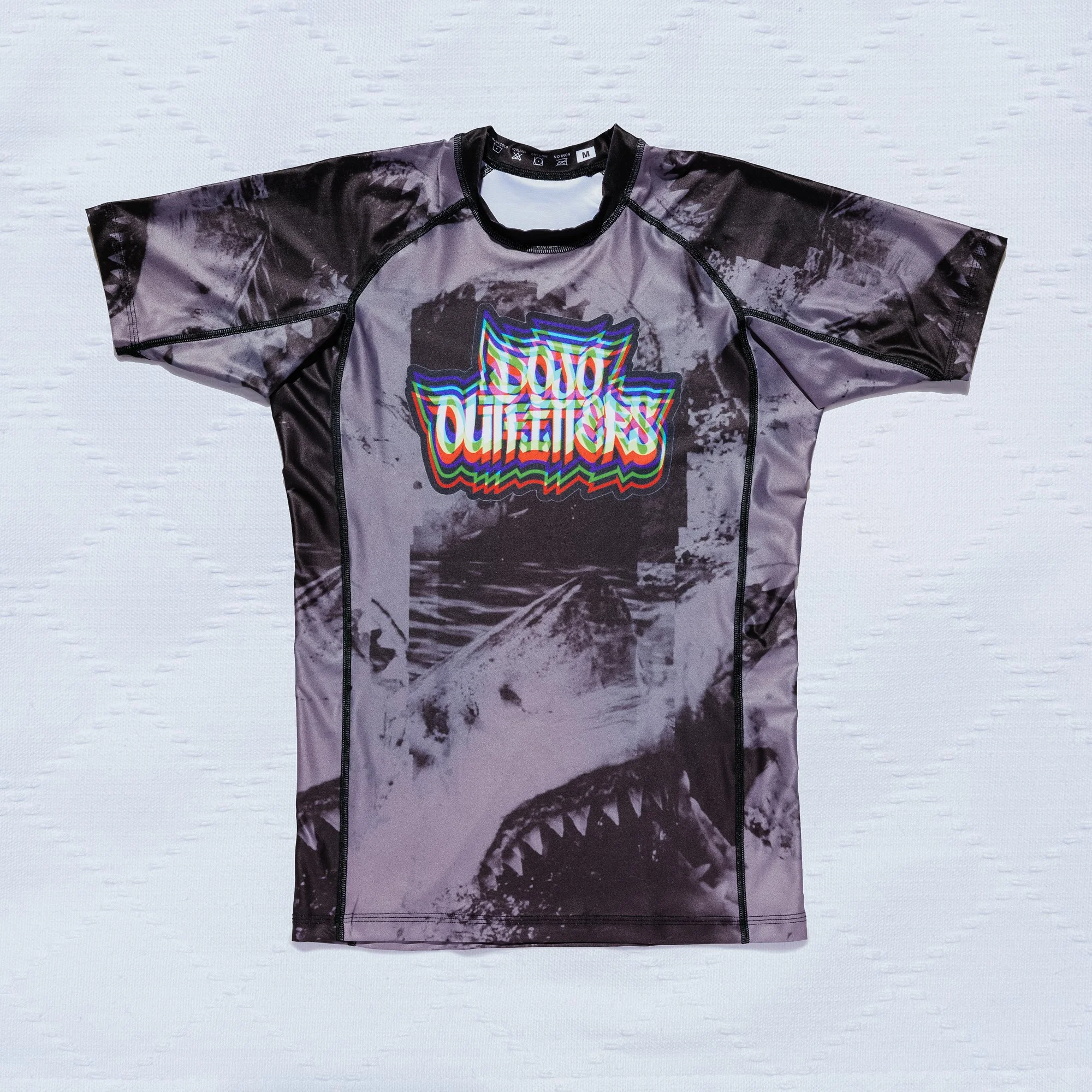 Dojo_RashGuard_Apex-Predator_Black-Grey-RGB_10713.jpg
