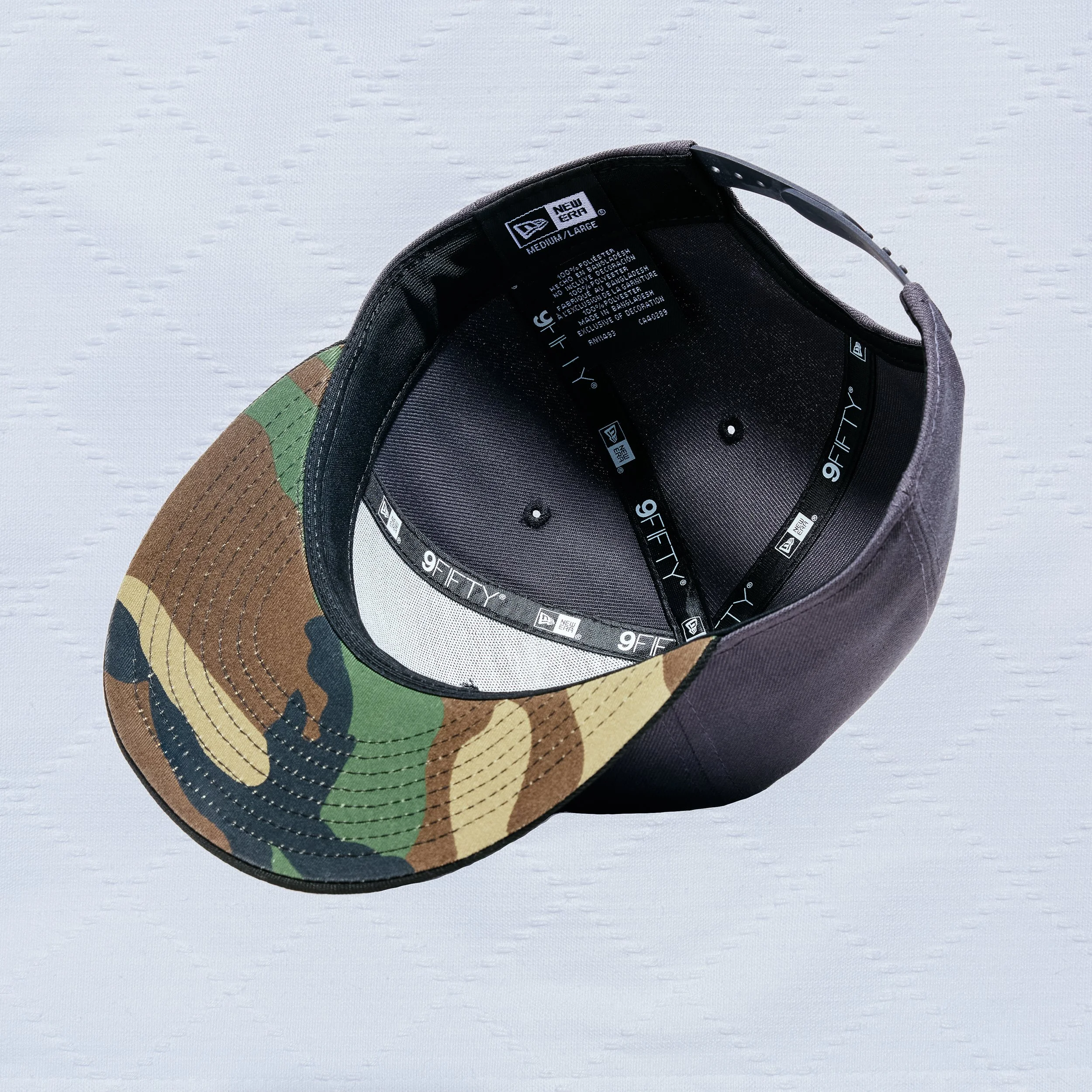 Dojo_Hat_NewEra_Rising-Hood_Grey-White-Black_11722.jpg