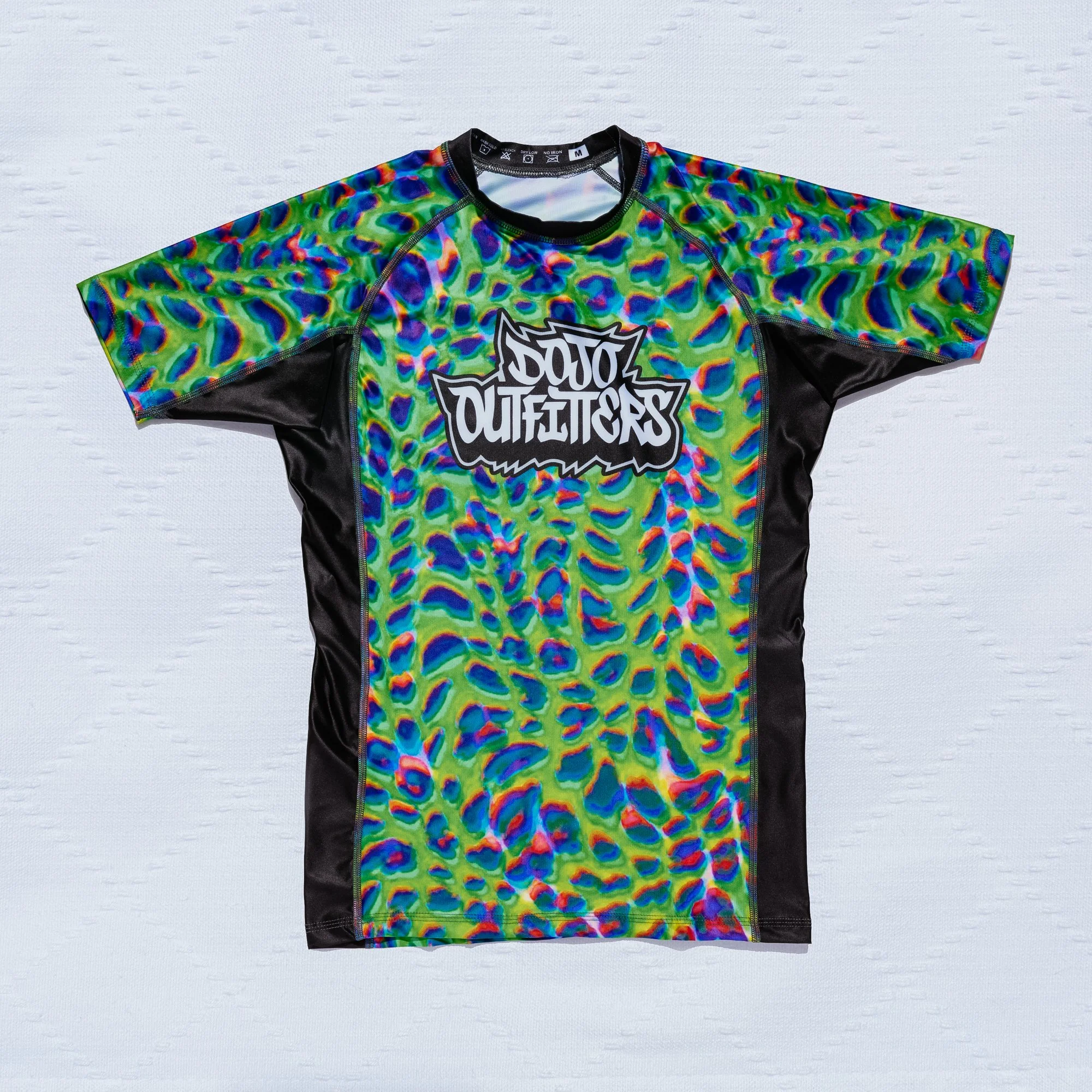 Dojo_Rashguard_Leopard-Puke_Green-Red-Blue_10727.jpg