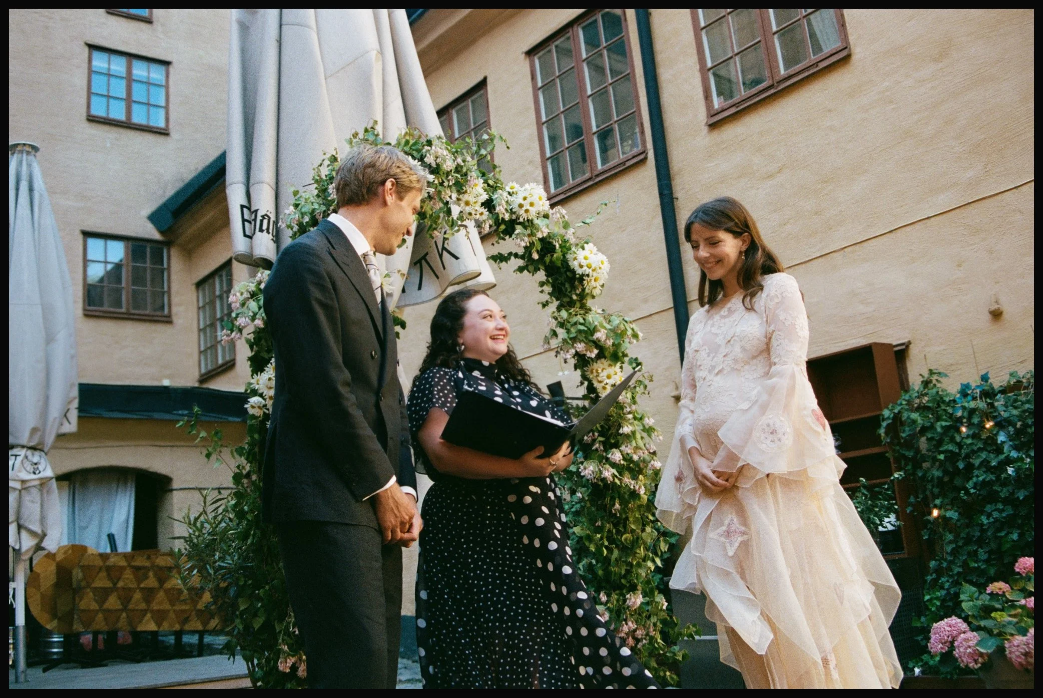 clare-wedding-23_thin_analog_black_frame.jpg