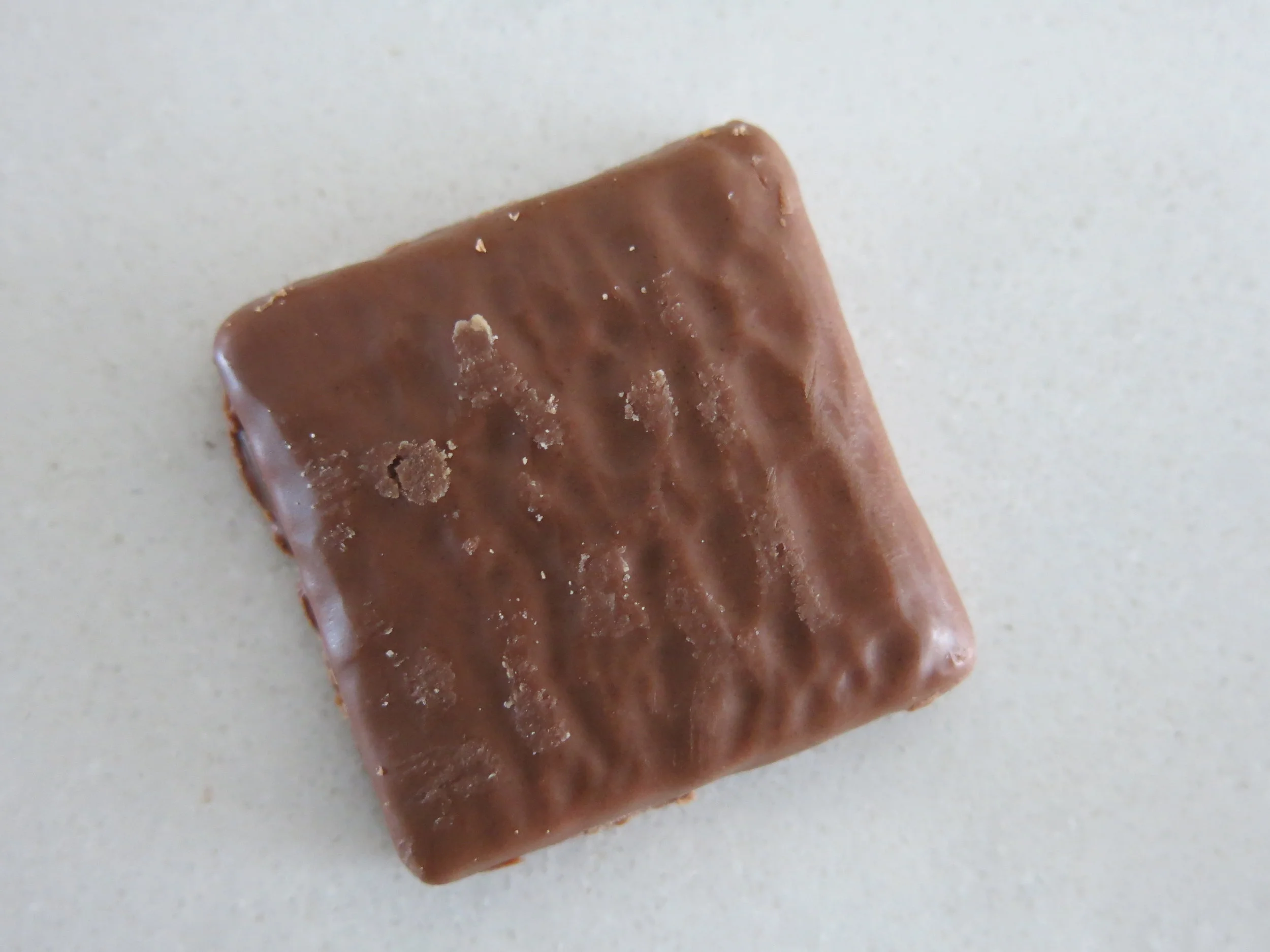 High definition exterior shot of a Snack!
