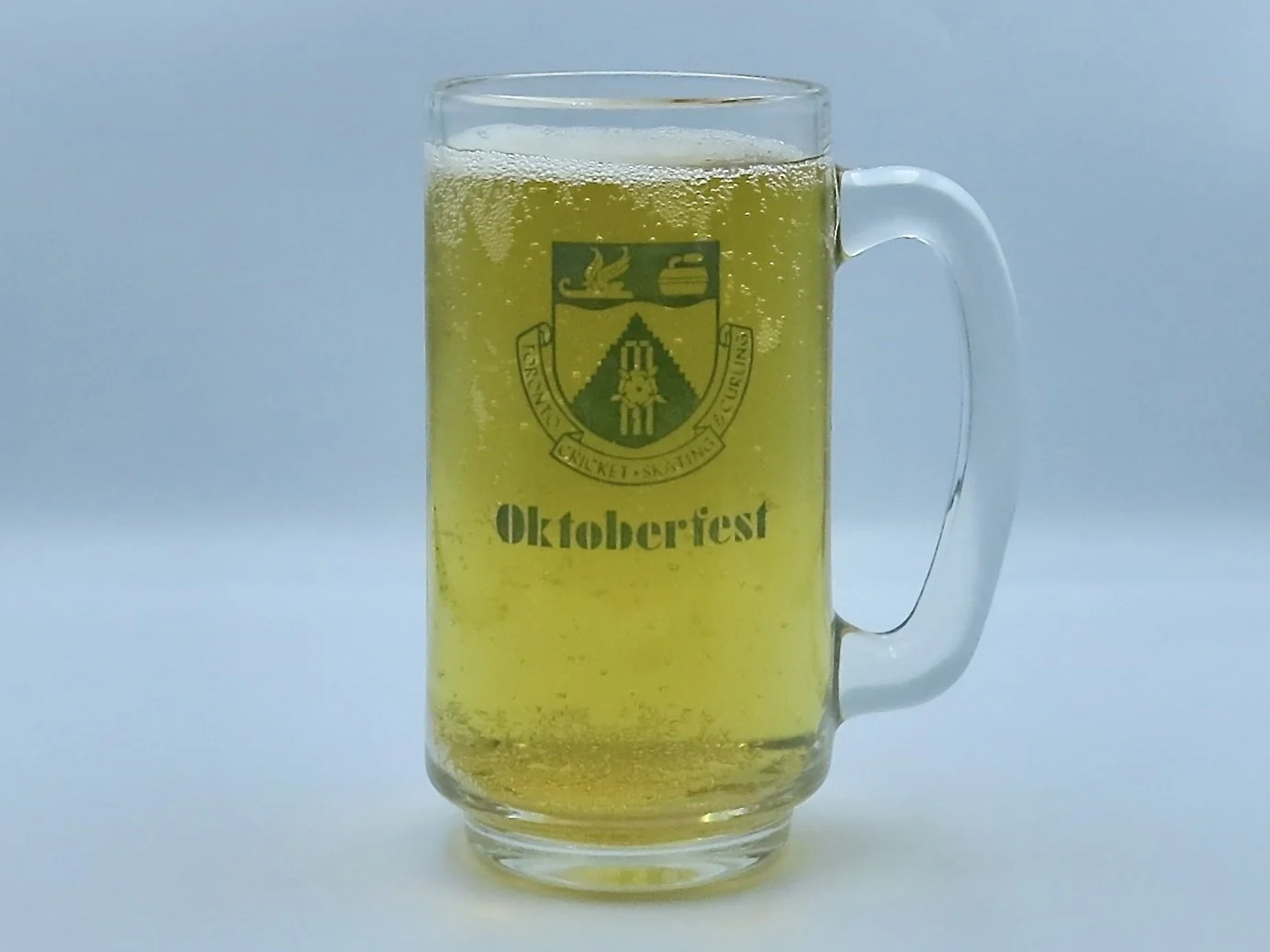 A glass of Budweiser Zero beer