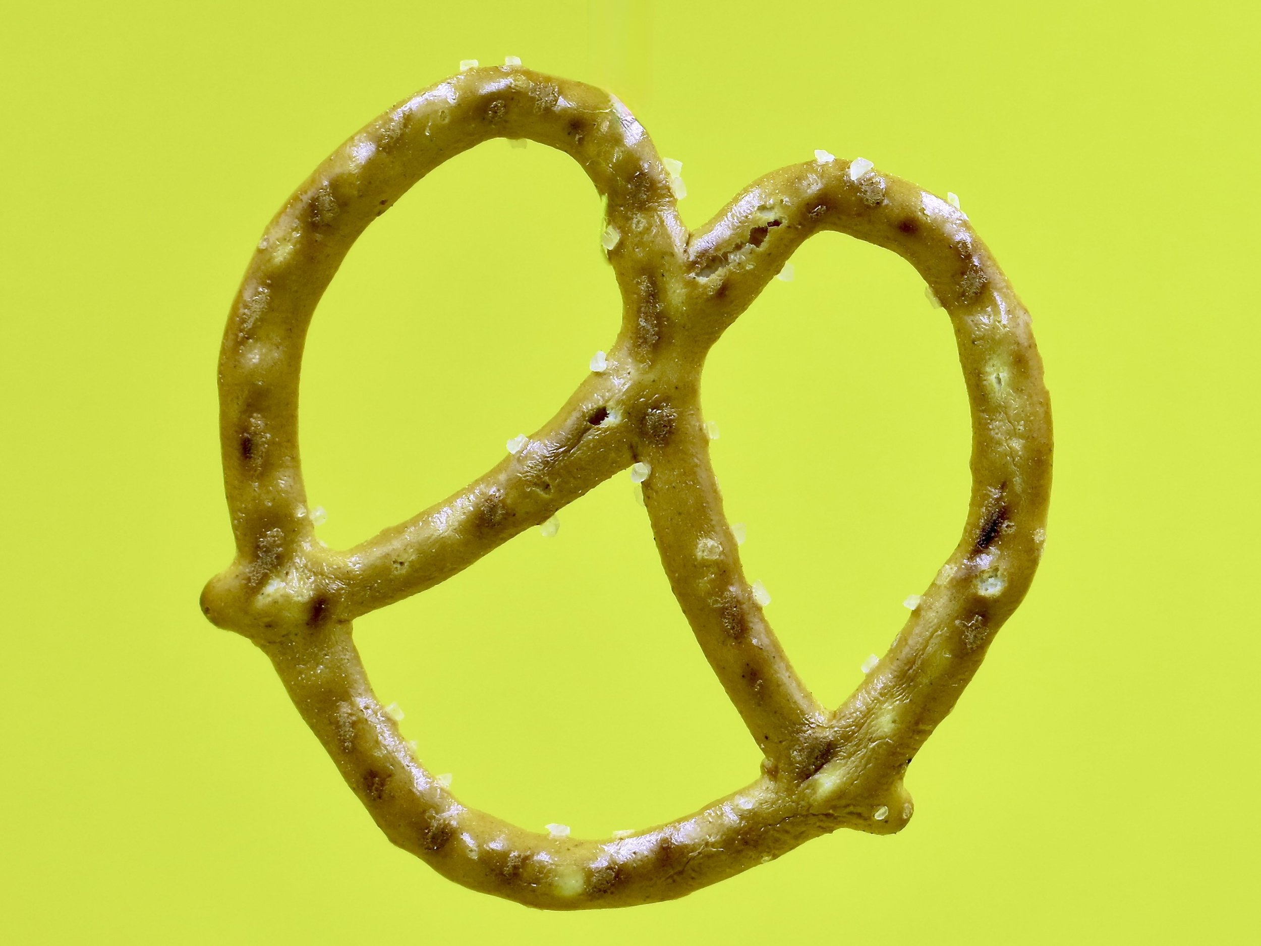 A single Farm Boy pretzel.
