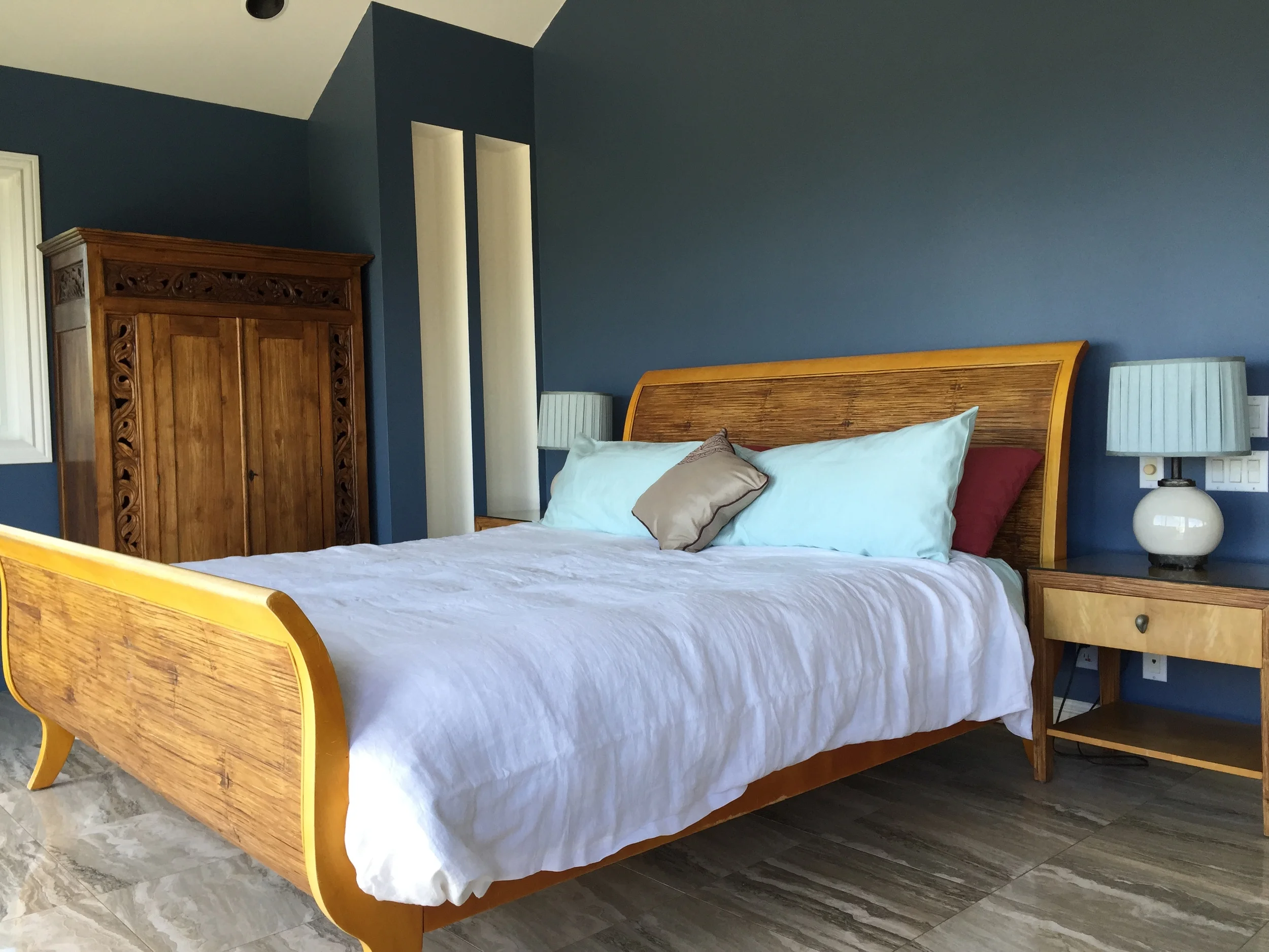 This is the Serenity Suite and is a shared accommodation space for two people. 
