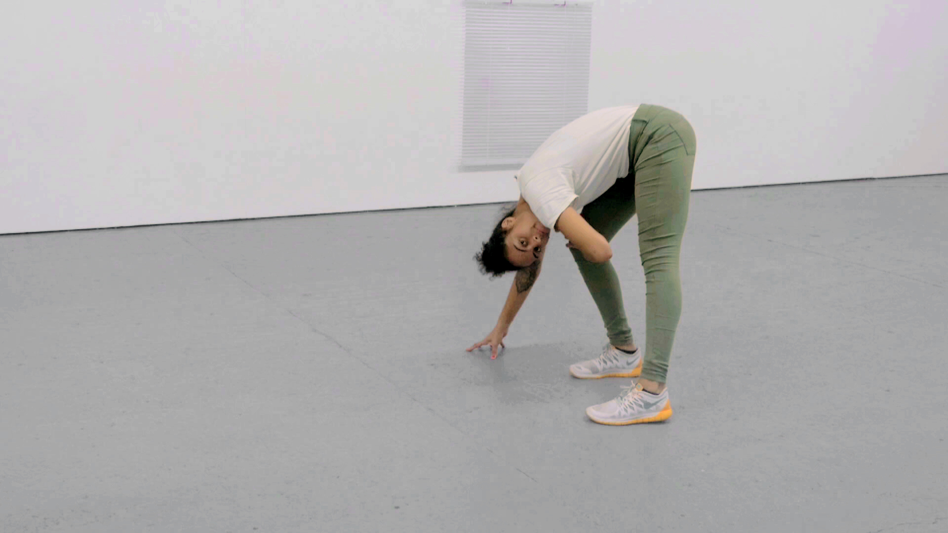 Versions have been developed and shown at: - Villa Empain, Brussels in the exhibition Repetition, June 2016 - Spont. Fest at Copeland Gallery London, October 2016 - Bosse & Baum work-in-progress sharing, London September 2016 with: Shannon Stewart, Alexandrina Hemsley, Alice Mackenzie, Elisa Vassena Else Tunemyr, Erik Nevin, Charlie Ashwell, Iris Chan, Karin Verbruggen, Lizzie Sells, Lena Kimming, Louise Tanoto, Mirte Boegaert, Liz Kinoshita, Stella Papi, Vanessa Abreu, Ana Cristina Velasquez, Katie Vickers and Katja Nyqvist. Supported using public funding by the National Lottery through Arts Council England, Fondation Boghossian residency programme, Bosse & Baum gallery and Siobhan Davies Dance through the Dance Artist and Curator Mentorship scheme 2014/15. Dancer: Alexandrina Hemsley Image: Lucy Beech