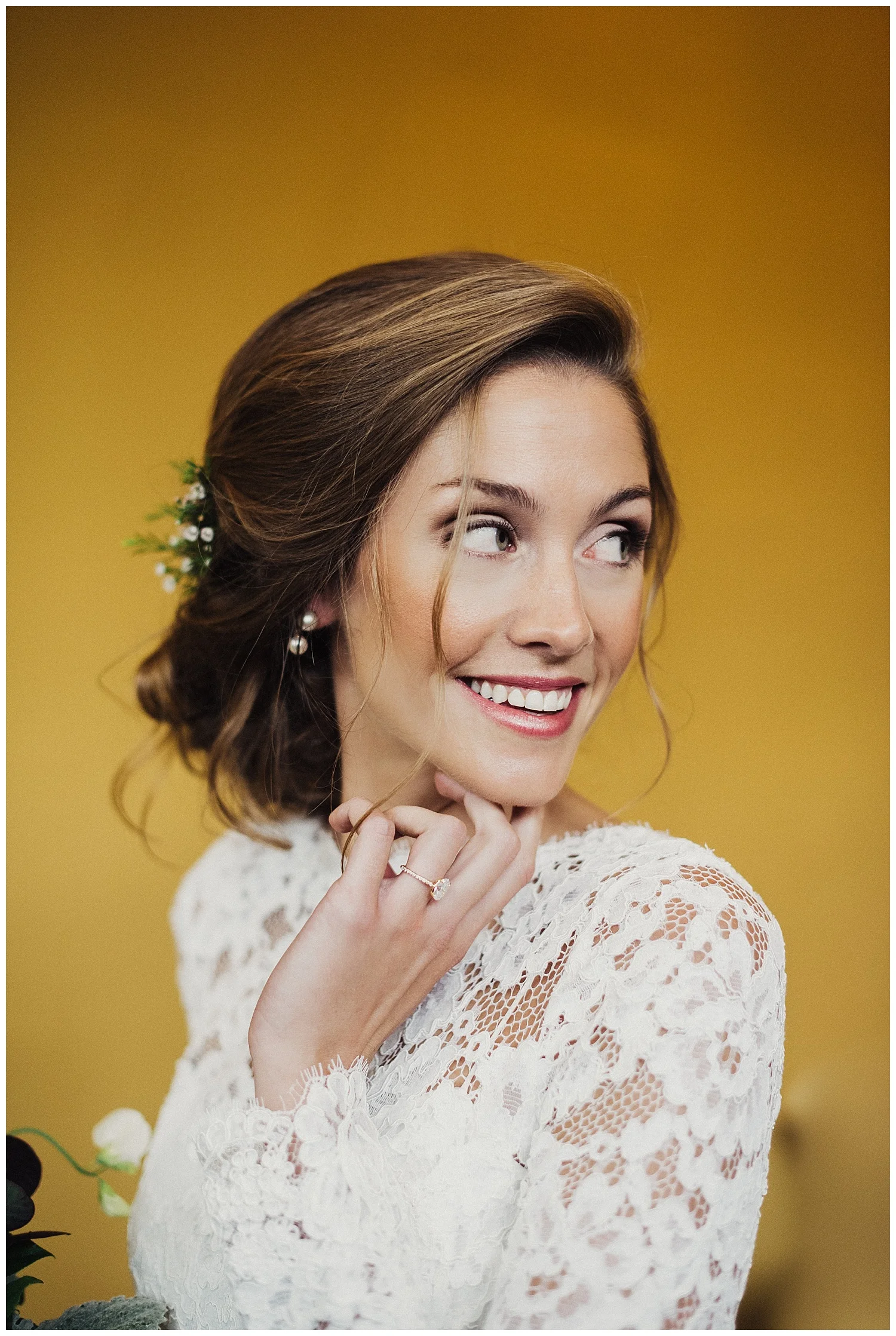 Oscar De La Renta Lace Wedding Dress