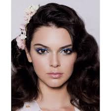 I love how soft this look is and the make up is perfect for this look 
