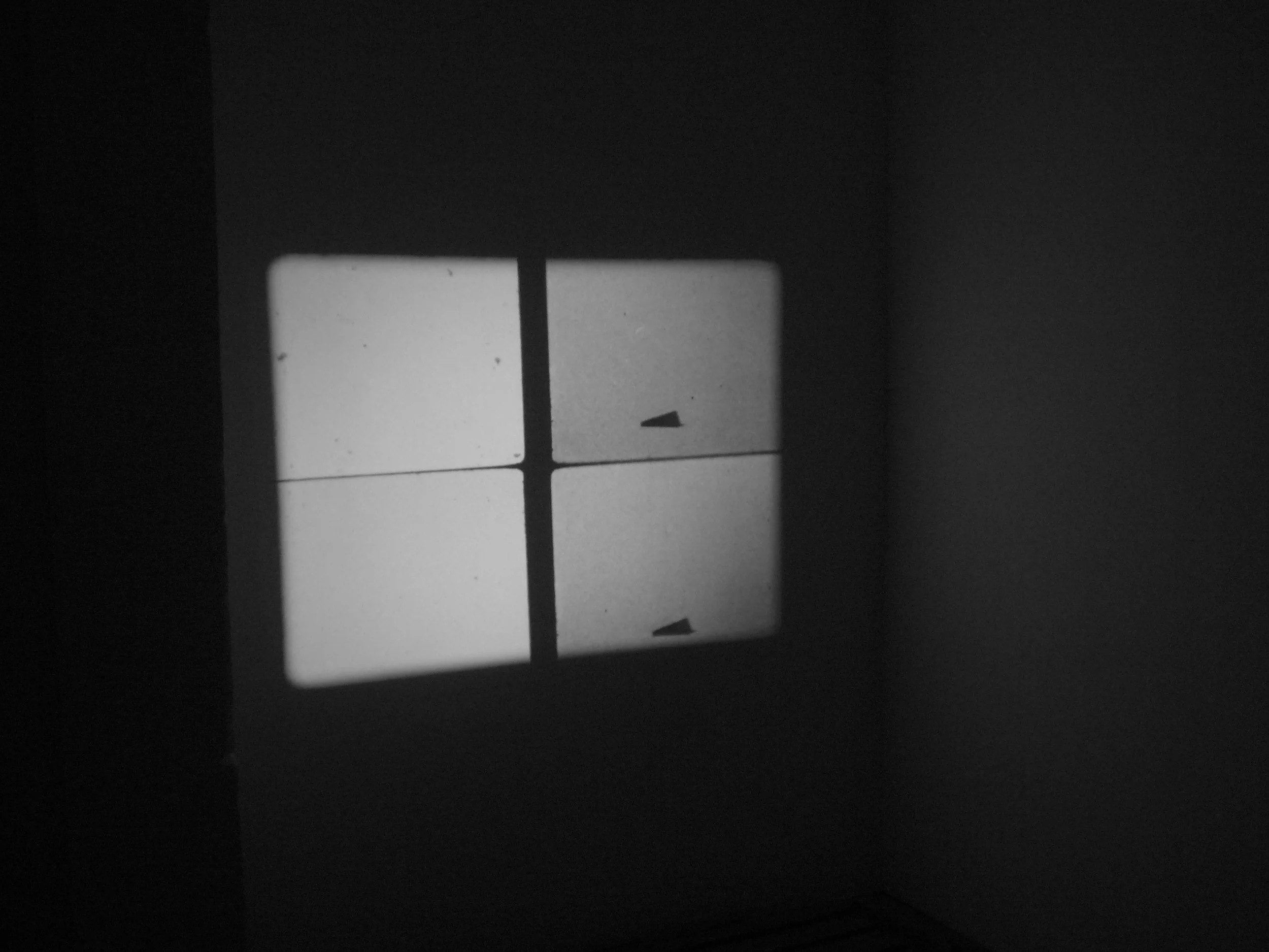 Attempt to throw a paper plane from one frame into another (2013)