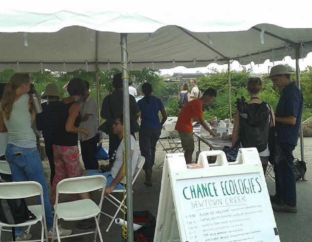 Hanging out with the artists and curators of Chance Ecologies at Plank Rd near Masbeth creek od Newtown Creek. #environmental #nature #enviromentalartist #newtowncreekalliance #newtowncreek #mussels #queensmuseum