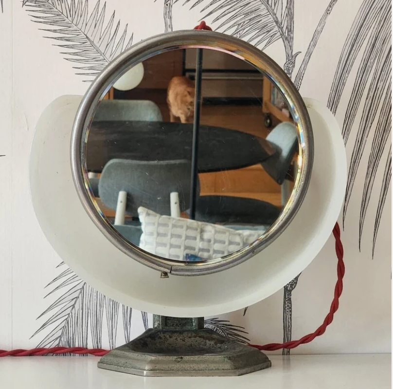 Vintage Vanity Mirror with Light 1.png