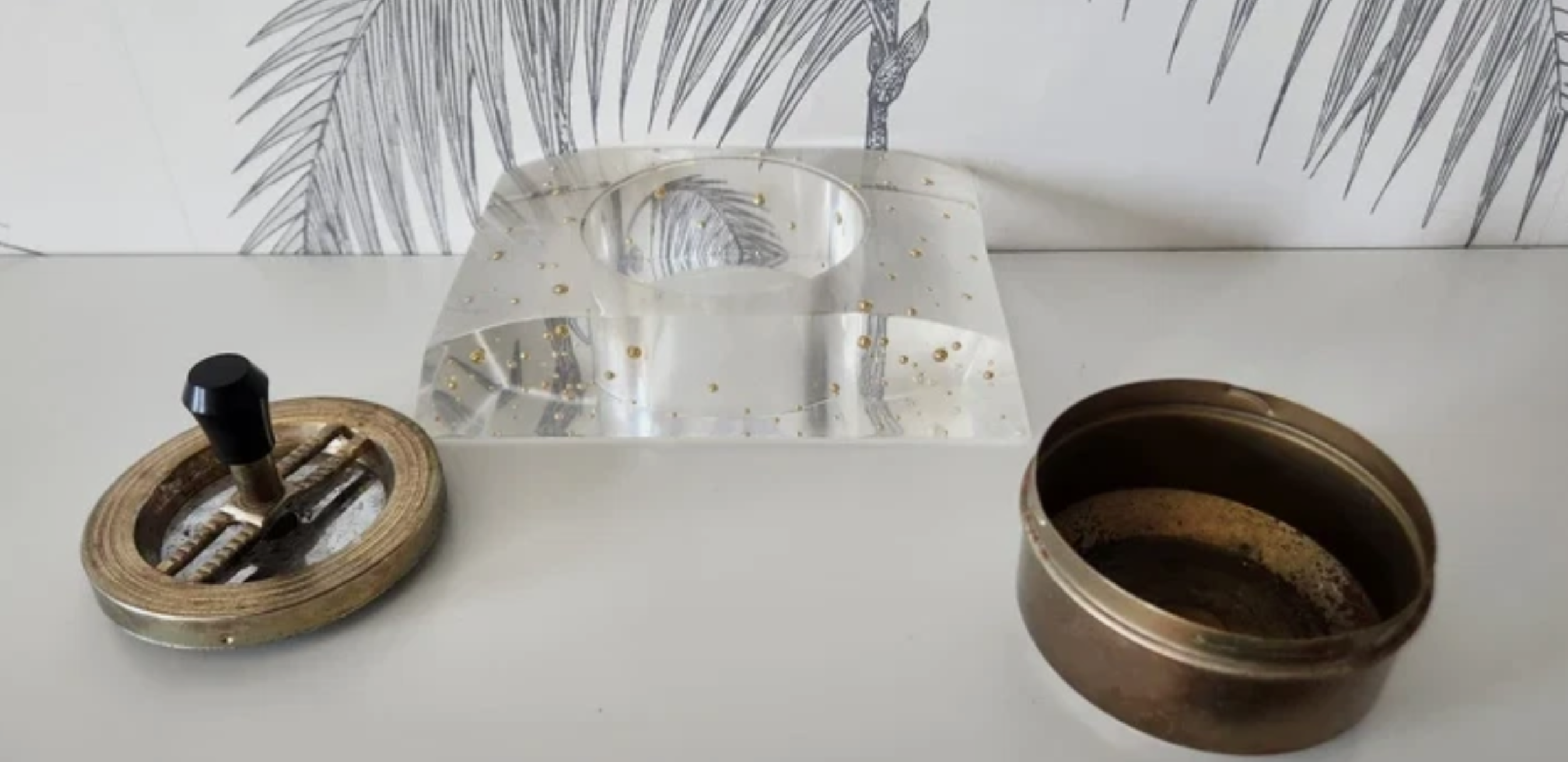 Vintage Ashtray, Spin Operation, Working Condition, Lucite Base, Art Deco Period 6.png