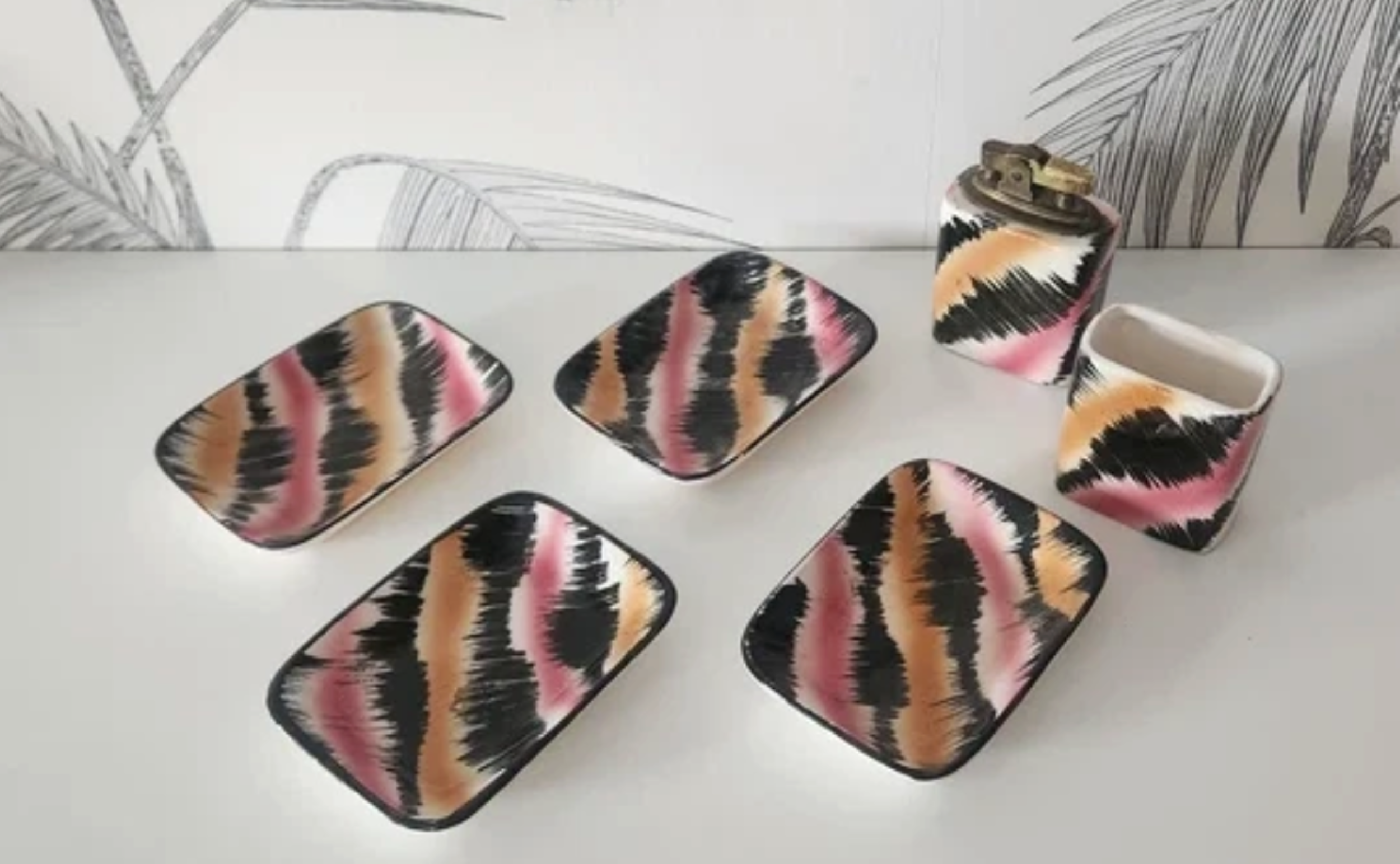 Vintage Ashtray Set w Lighter 2.png